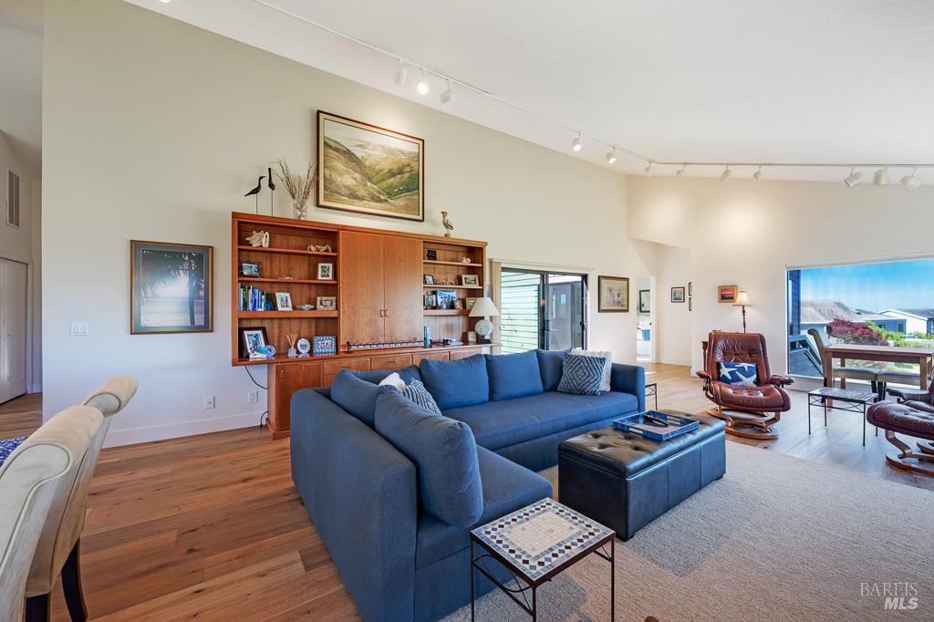 21199 Hummingbird Ct