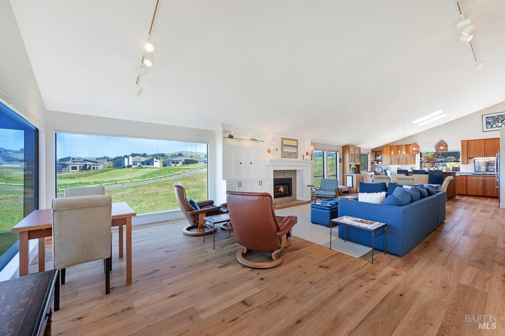 21199 Hummingbird Ct