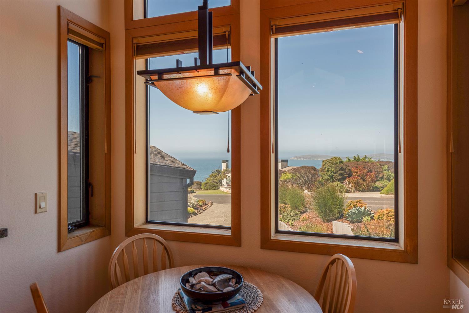 1011 Sea Eagle Loop