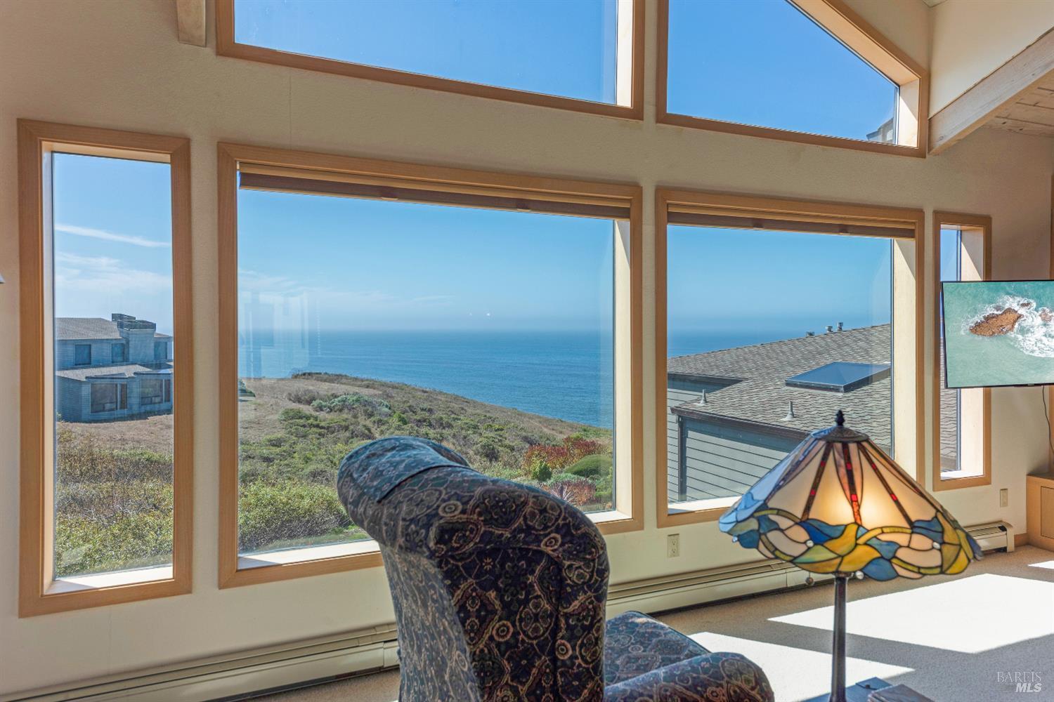 1011 Sea Eagle Loop