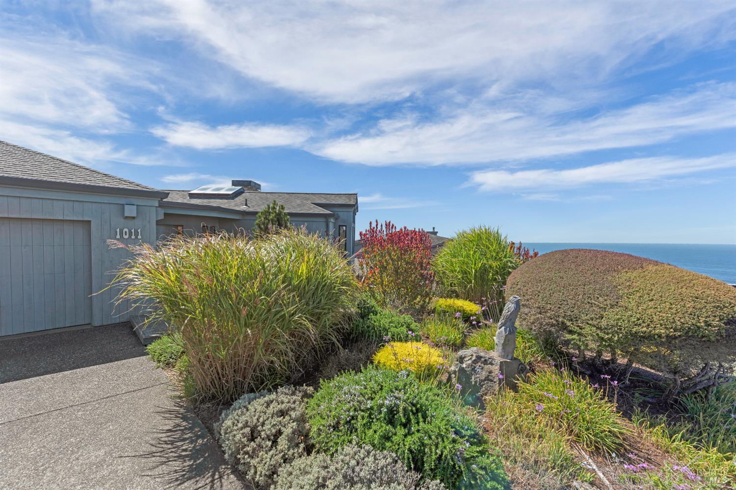 1011 Sea Eagle Loop