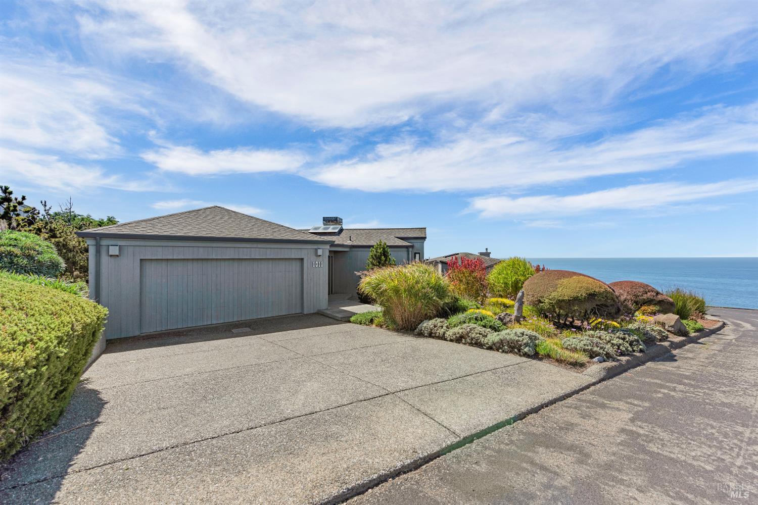 1011 Sea Eagle Loop