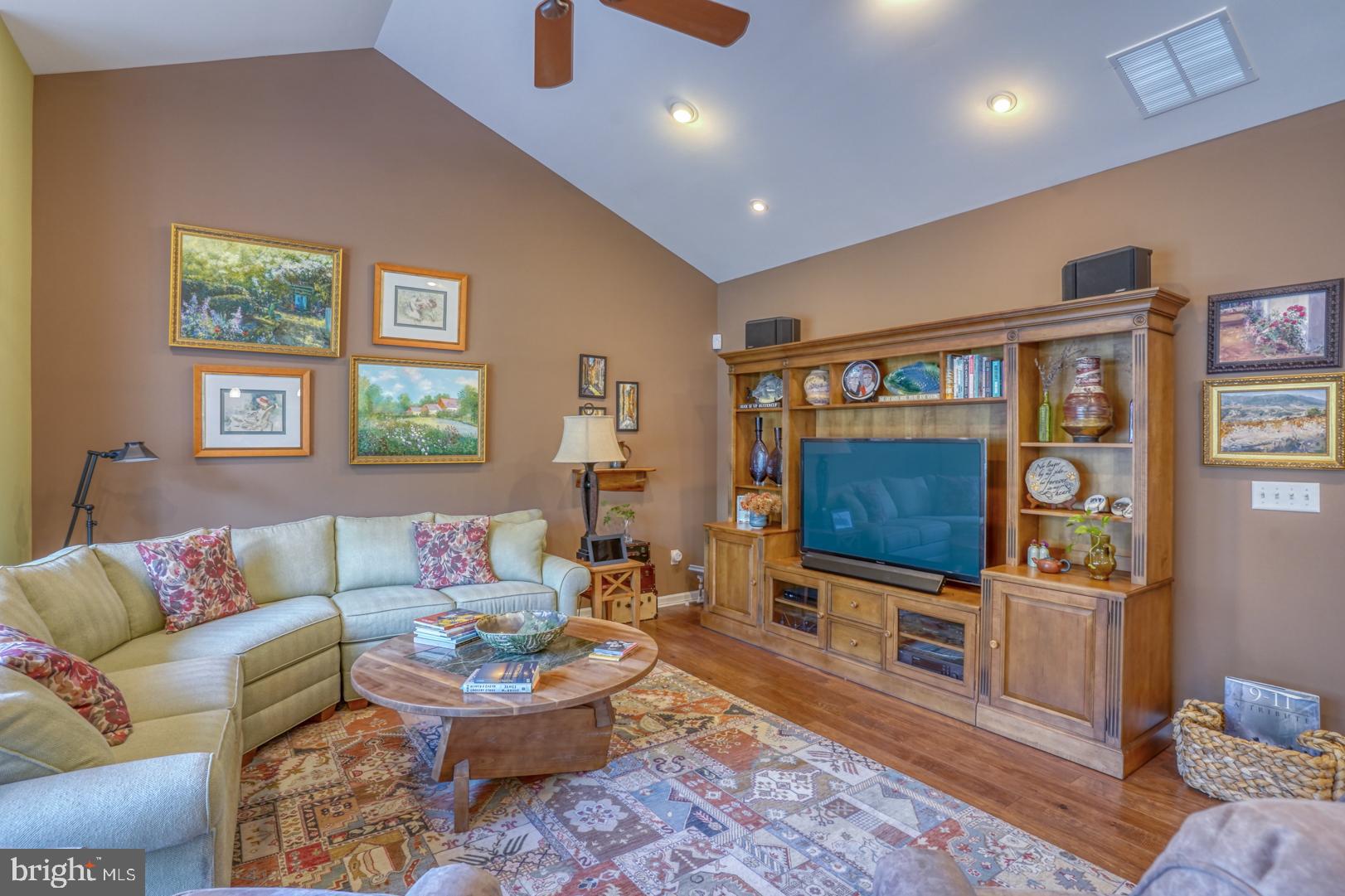 18522 Rose Ct