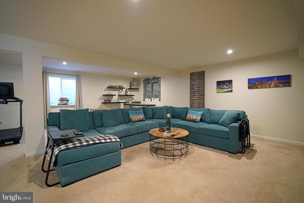 23014 Bourbon Cir