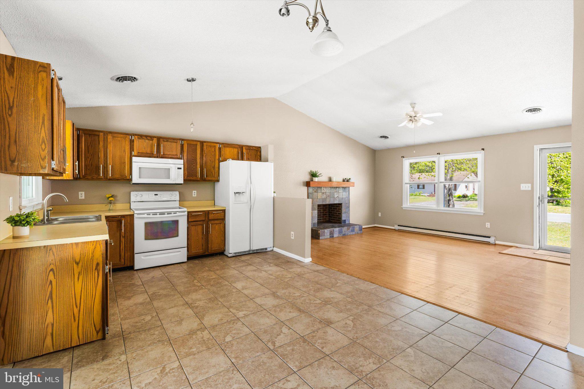 5741 ARGYLE DRIVE