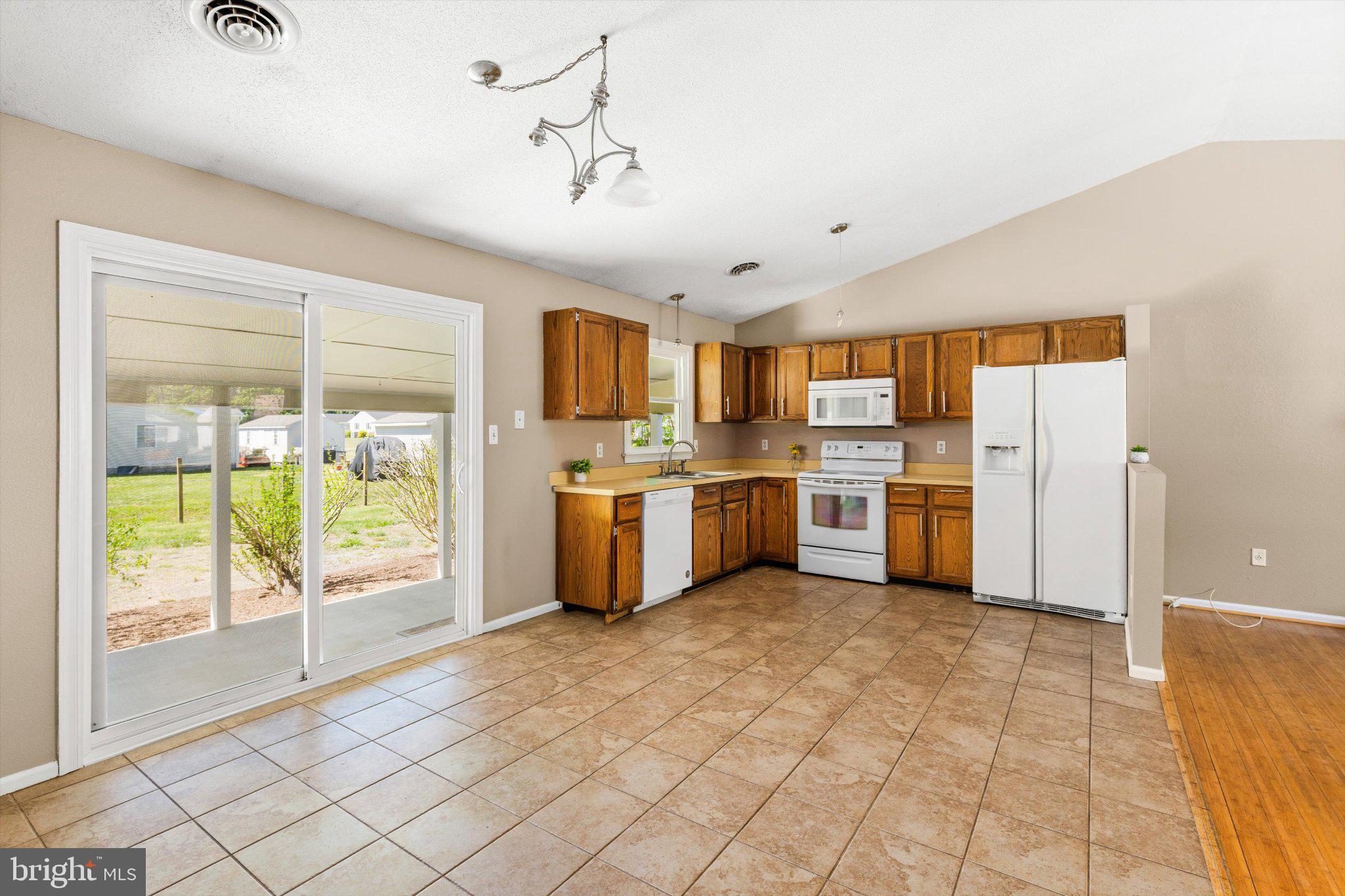 5741 ARGYLE DRIVE