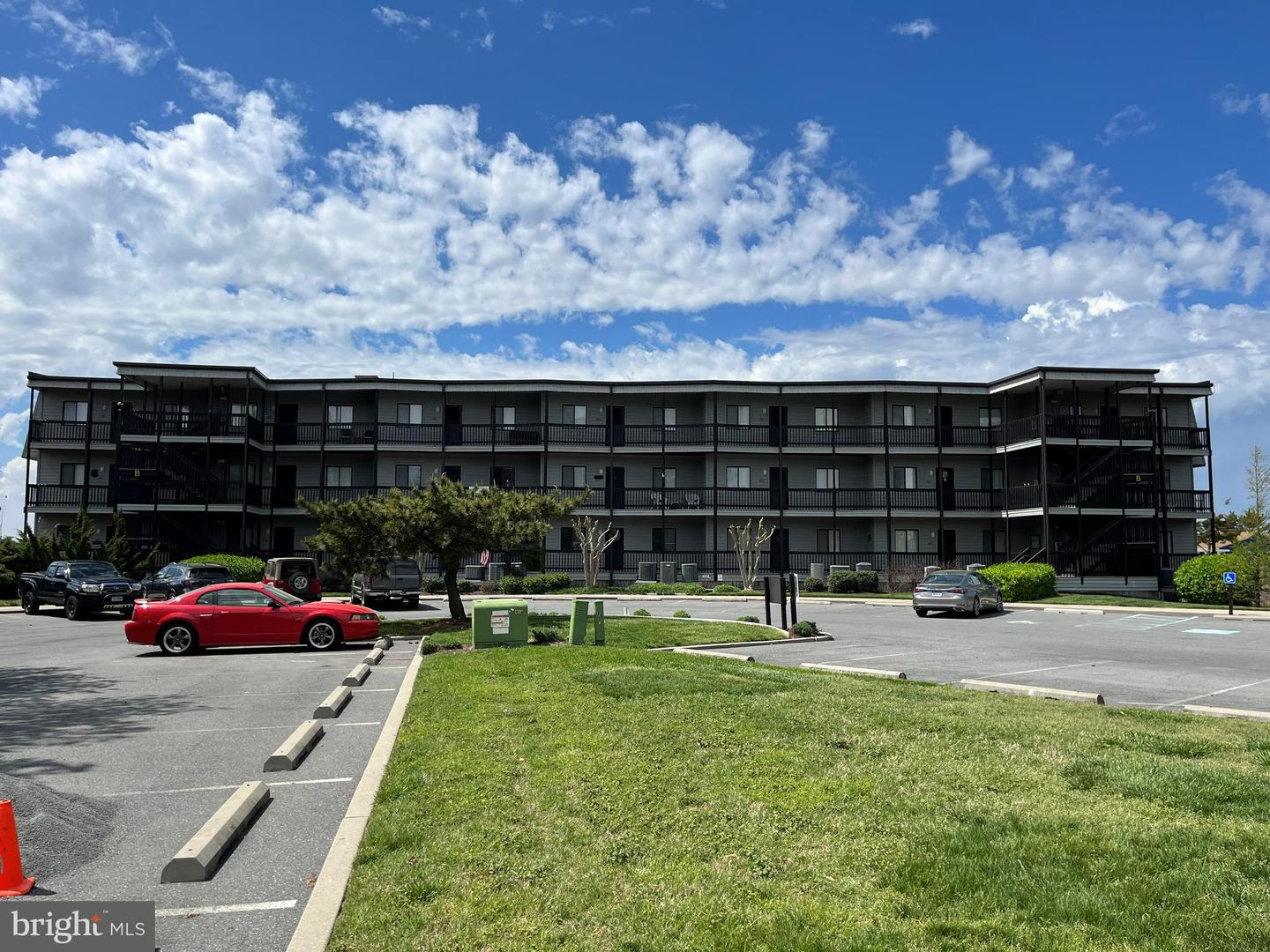 119 Old Landing ROAD Unit: 207B