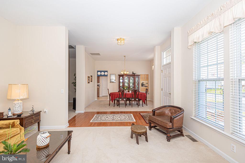 22 Easton Ave