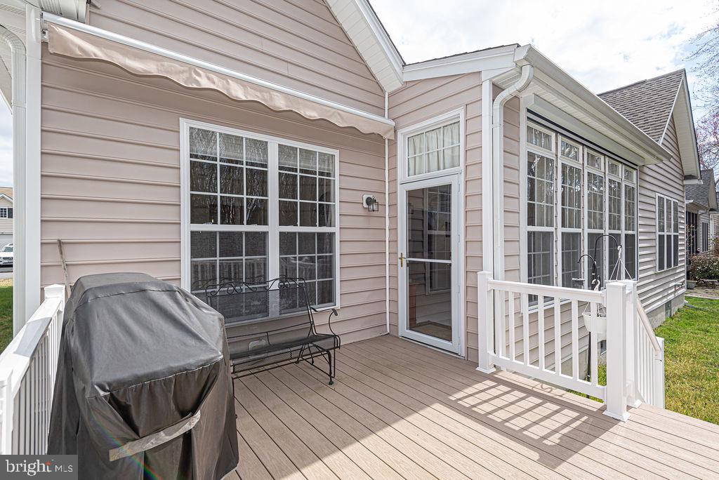 22 Easton Ave