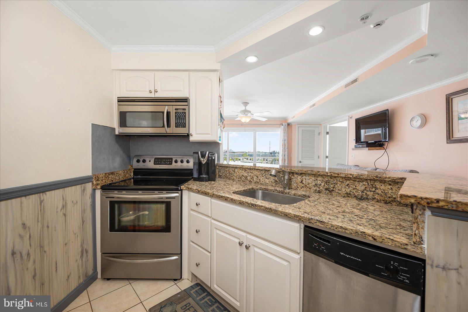 4201 Coastal Hwy #402 Makai