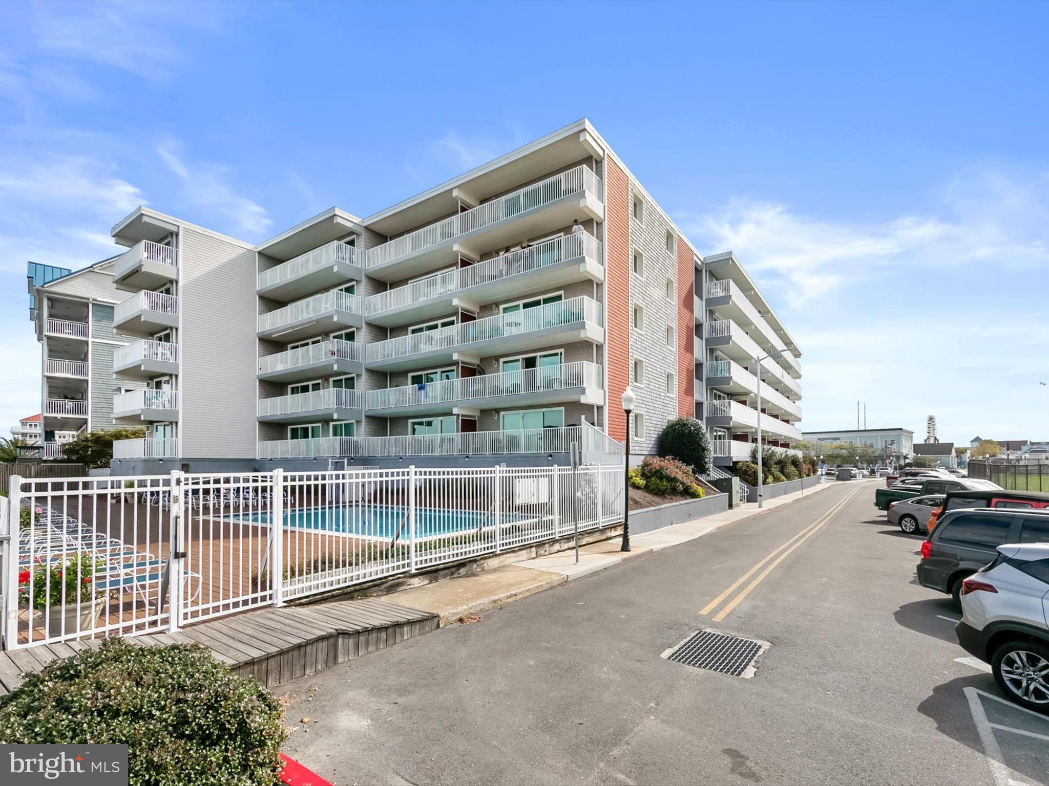 210 Worcester St #305
