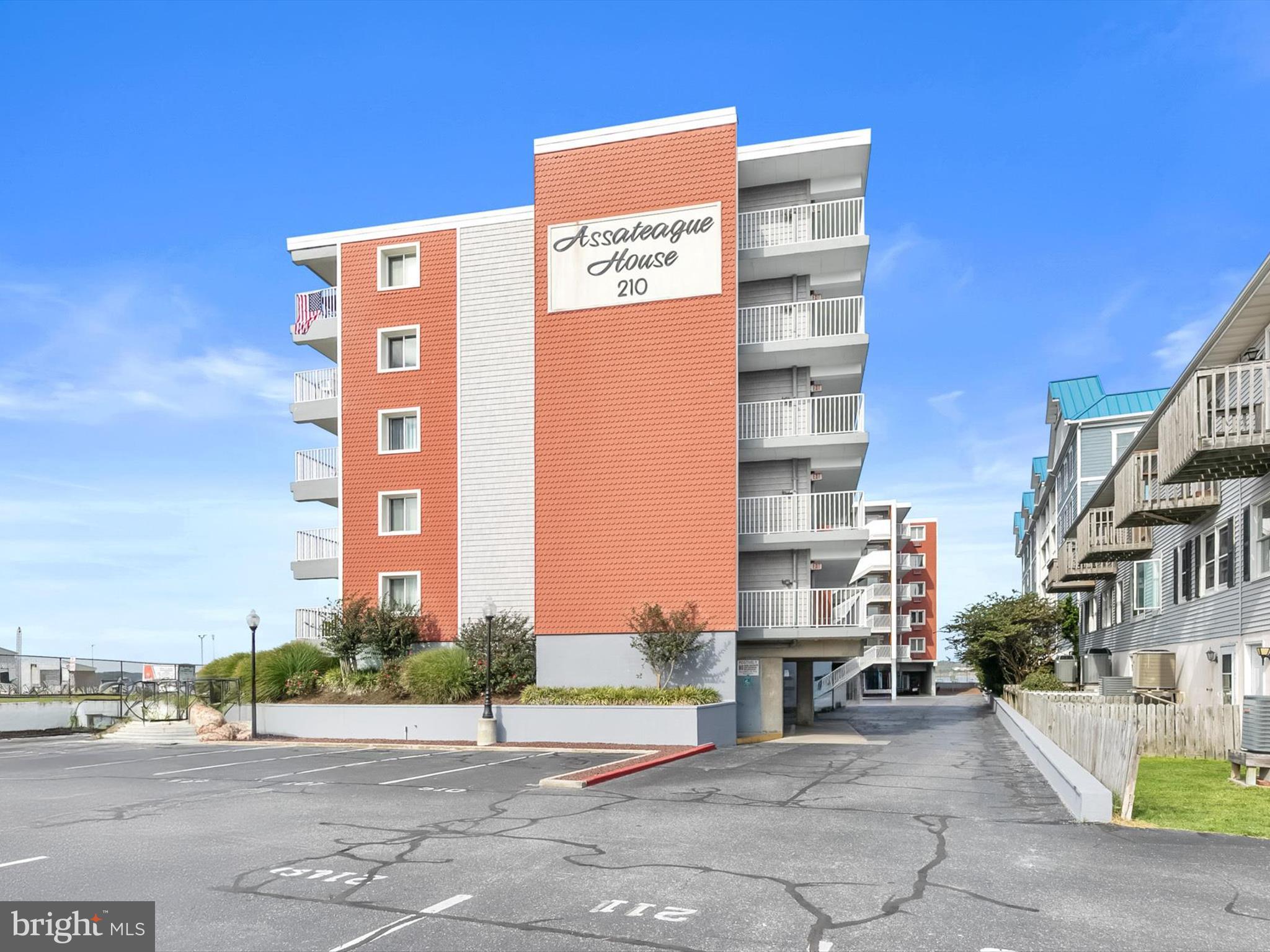 210 Worcester St #305