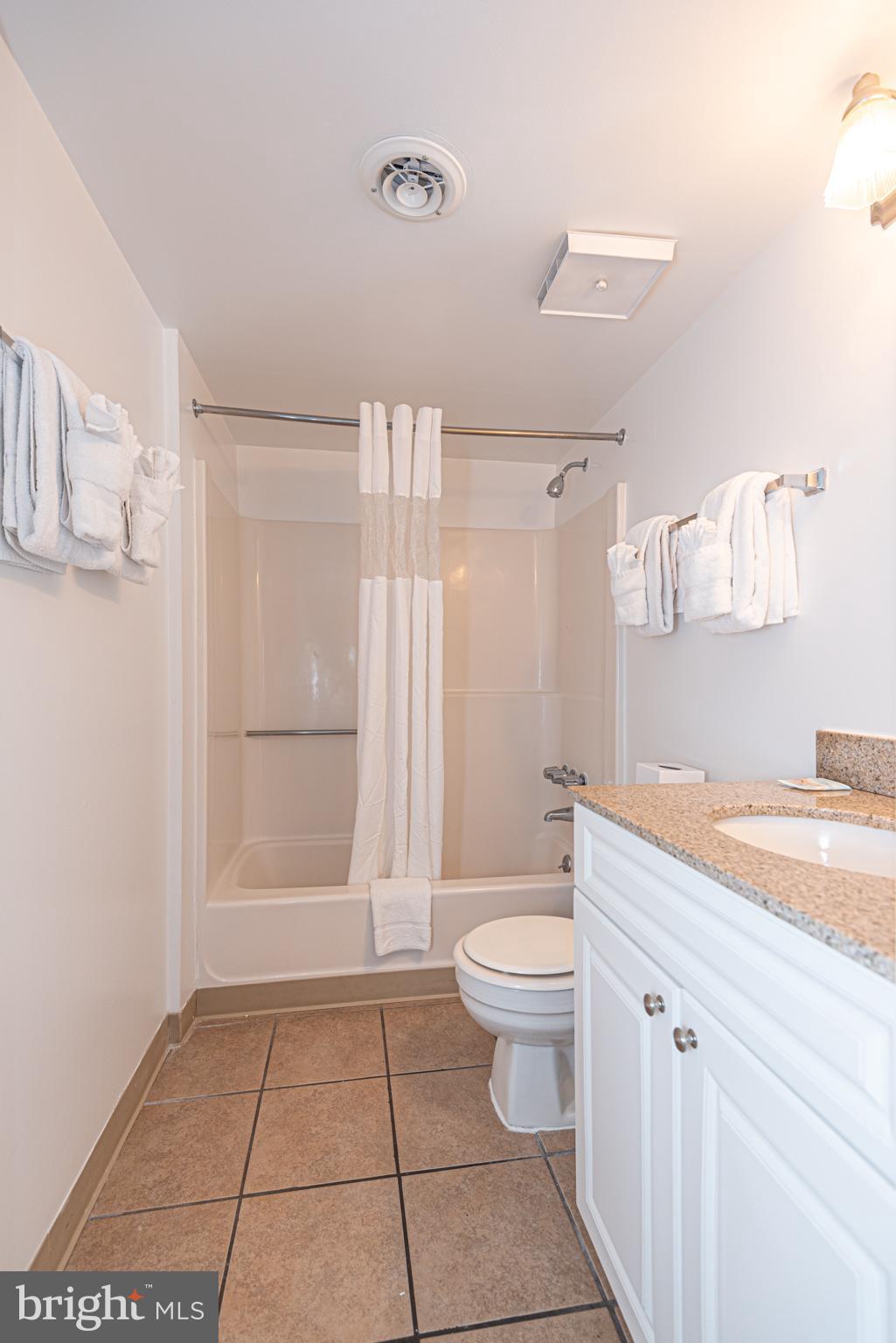 302 32nd St #503 Bay Club