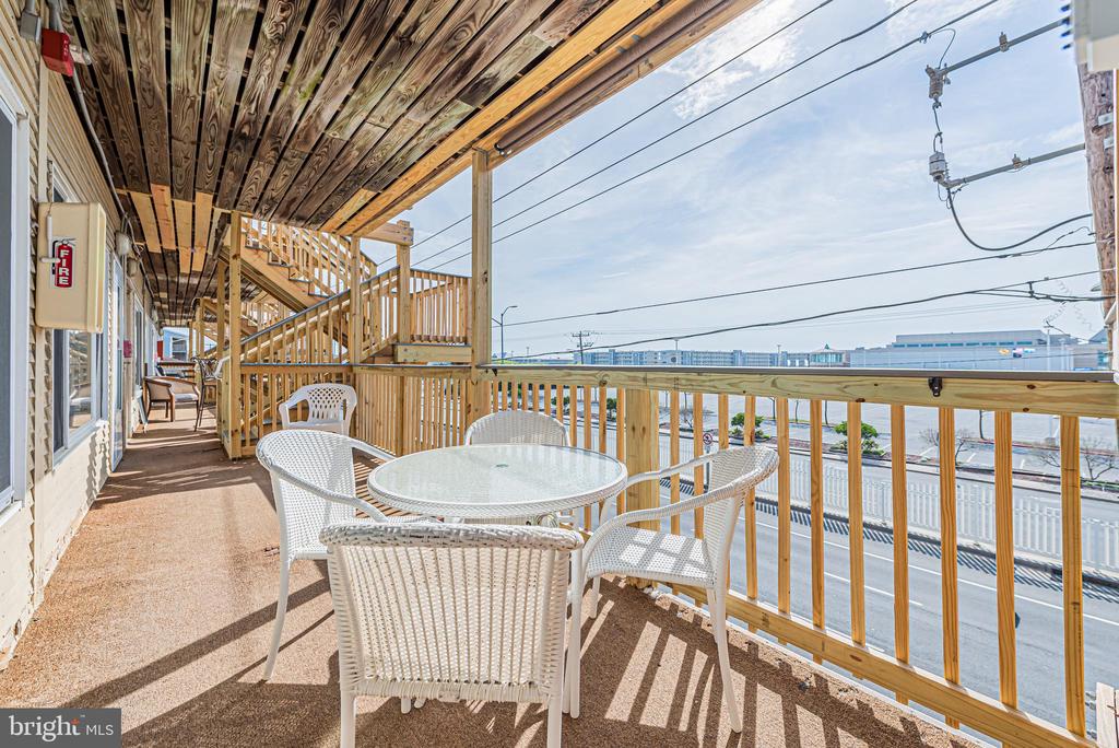 4000 COASTAL HIGHWAY 212