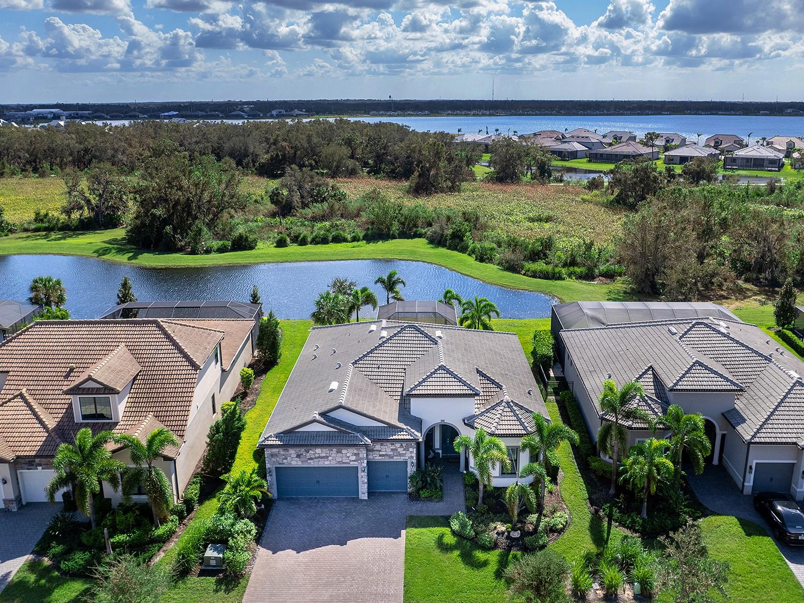 7989 GRANDE SHORES DR
