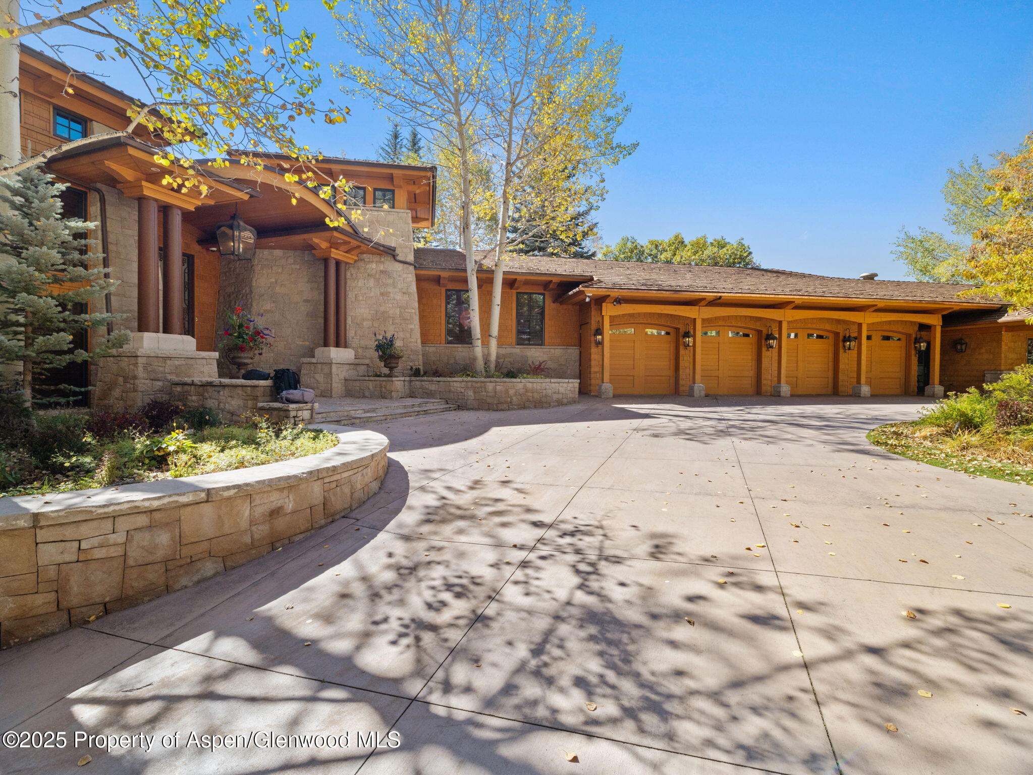715 Willoughby Way