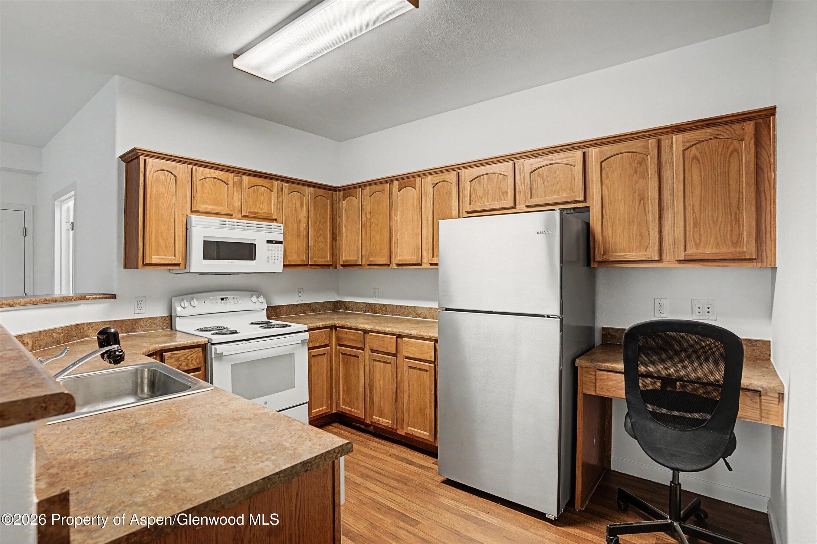 326 River View Drive, 101