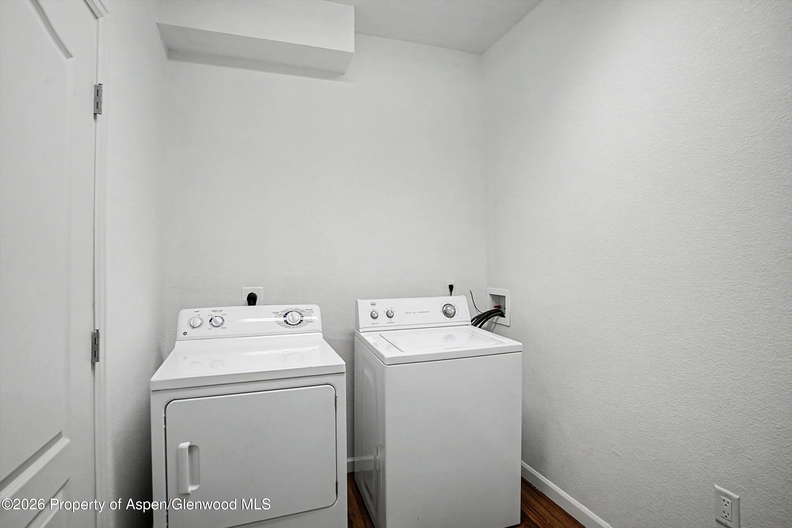 326 River View Drive, 101