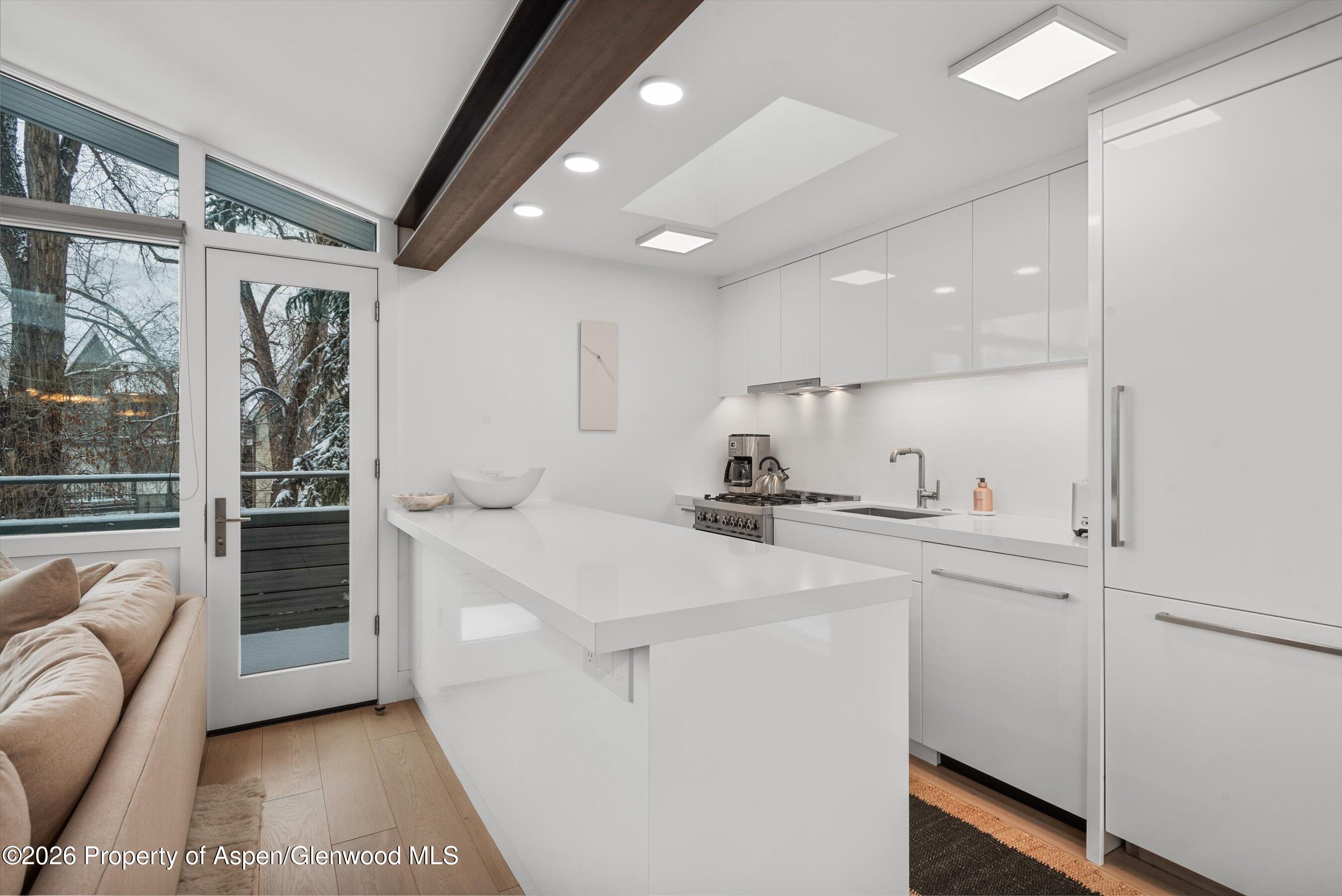 1001 E Cooper Avenue 1