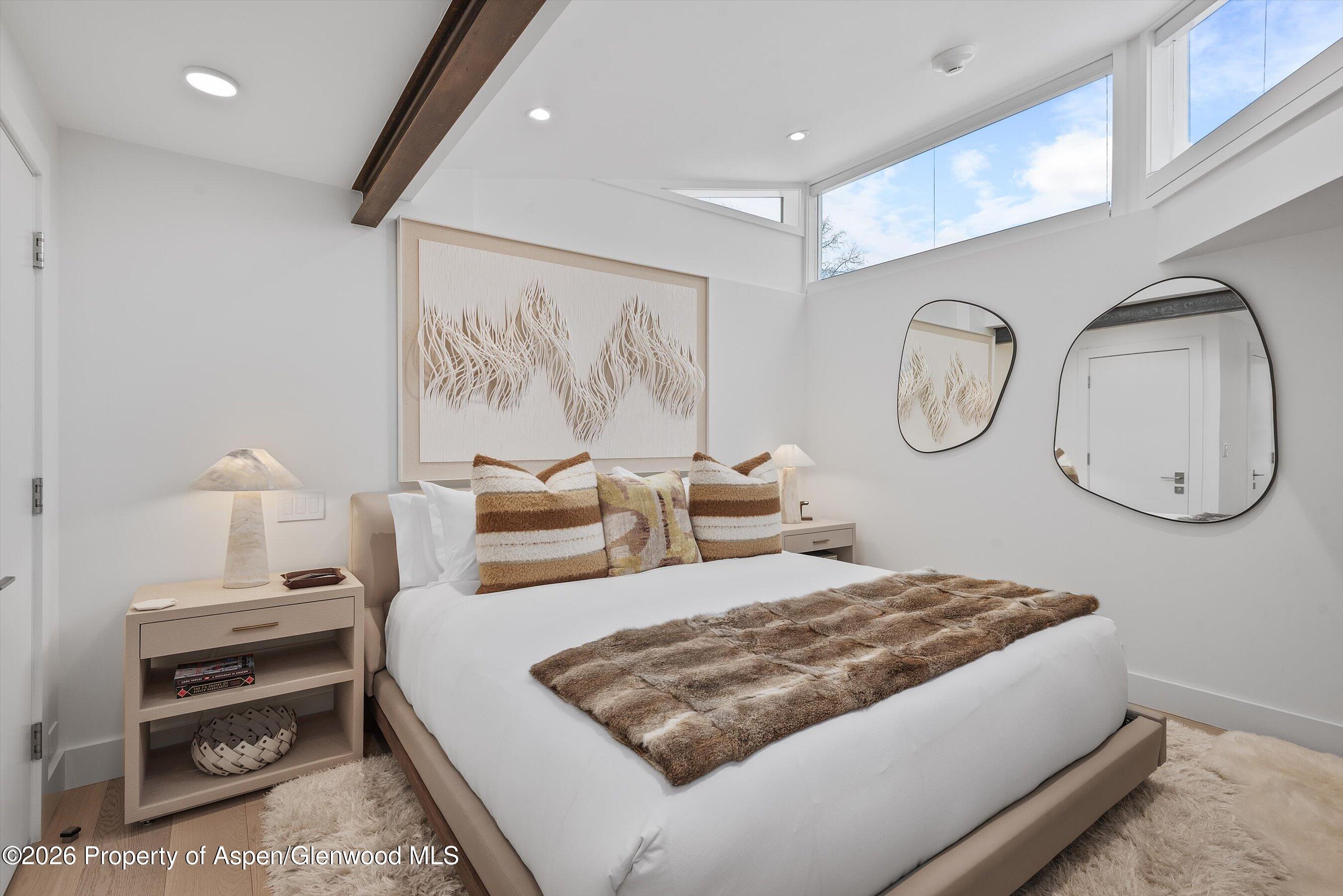 1001 E Cooper Avenue 1