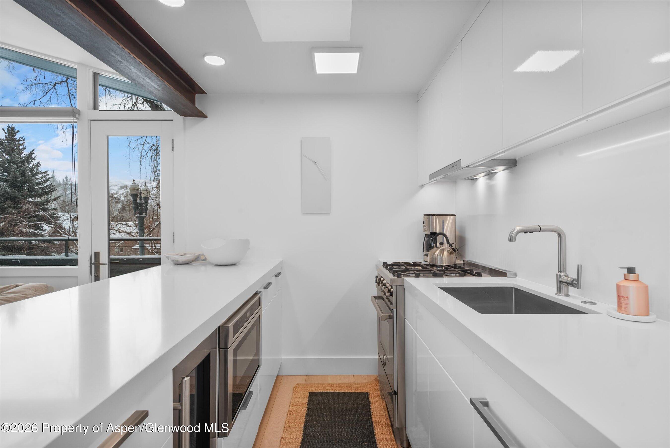 1001 E Cooper Avenue 1