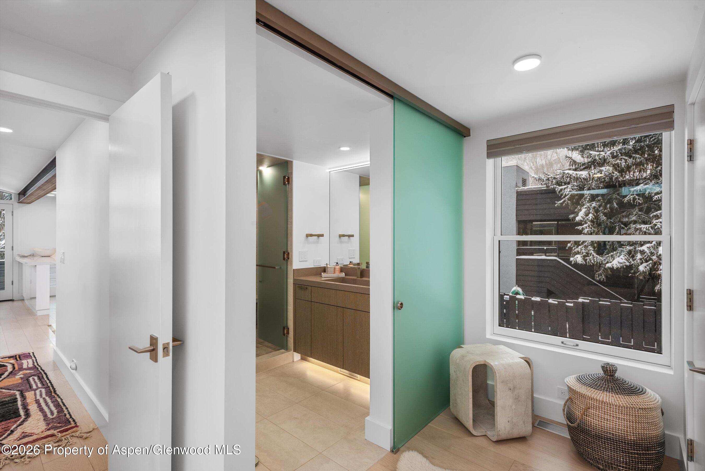 1001 E Cooper Avenue 1