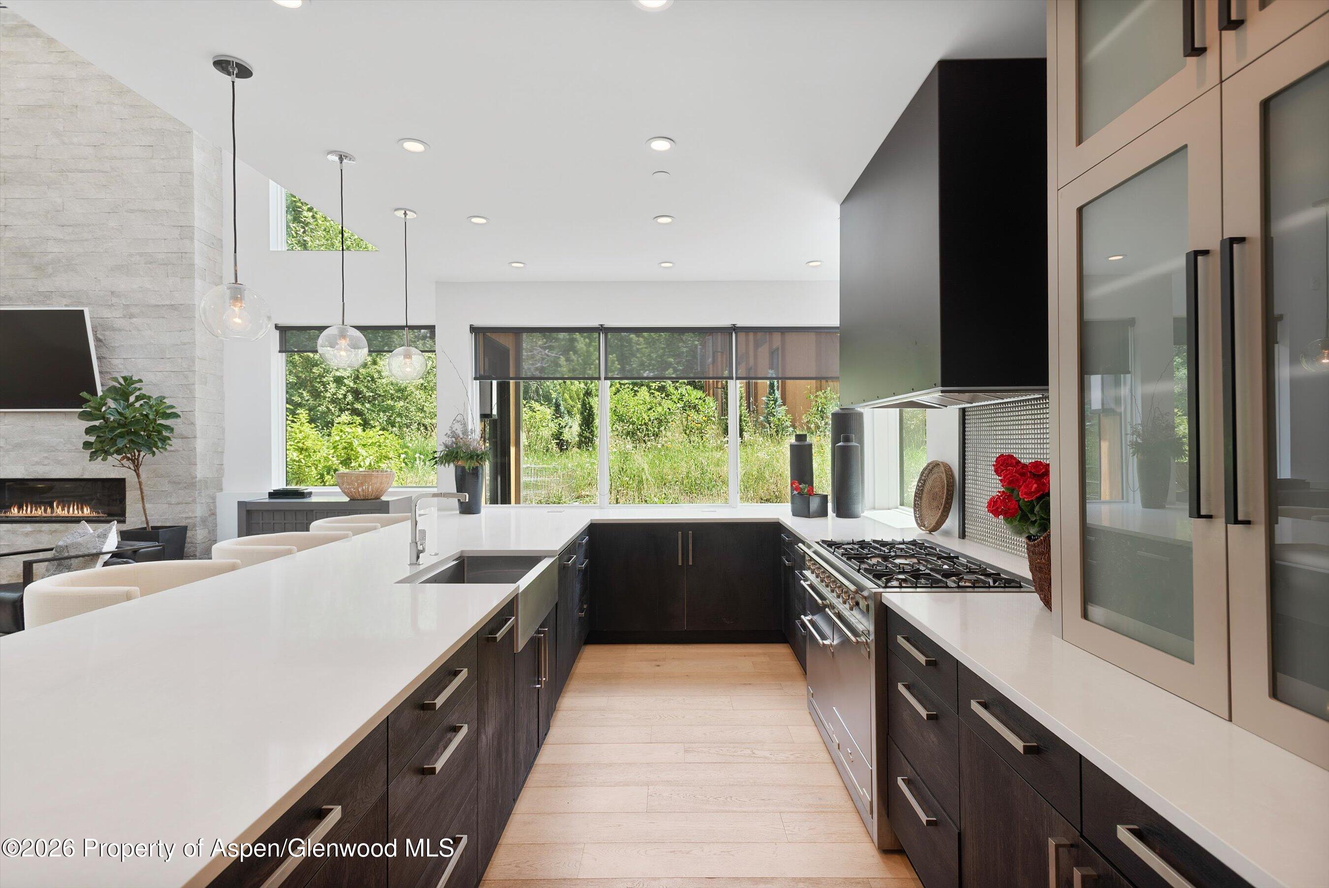 813 W Smuggler Street