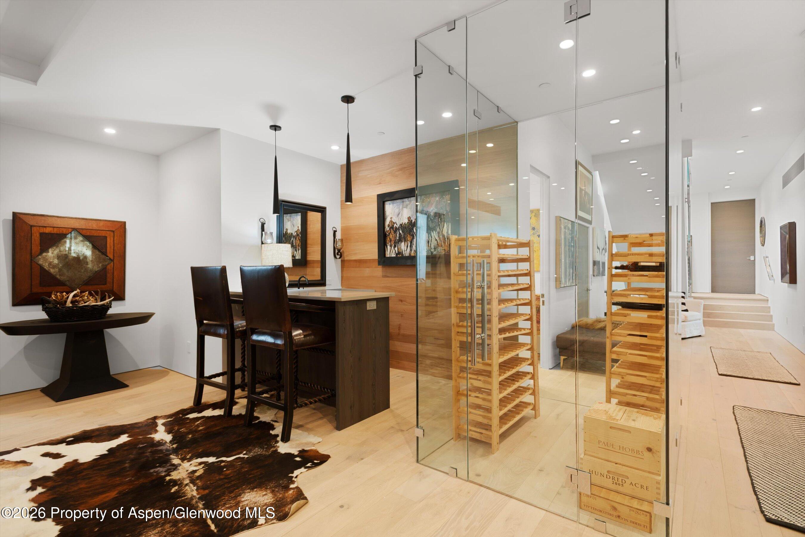 813 W Smuggler Street