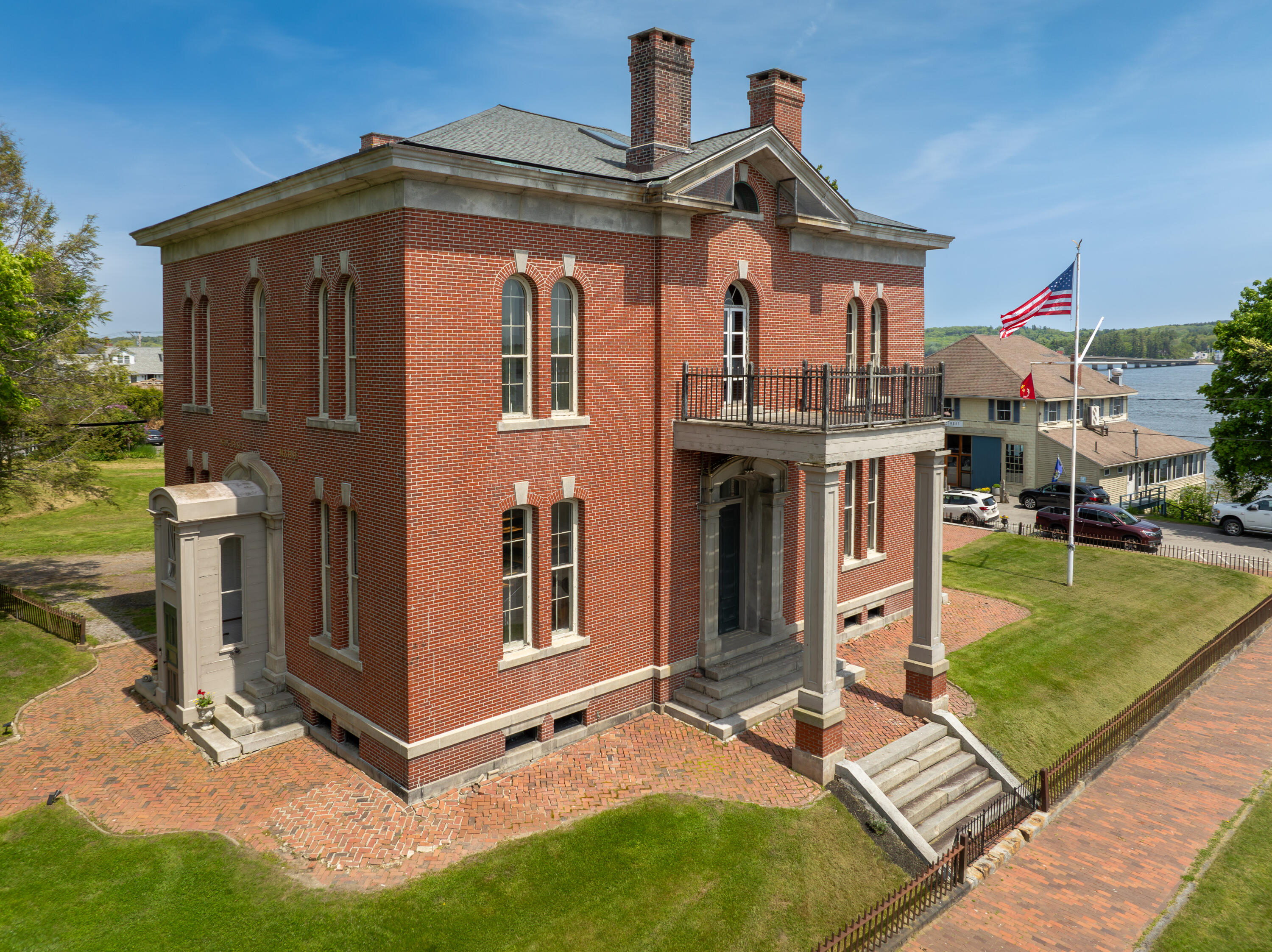 7 Middle Street