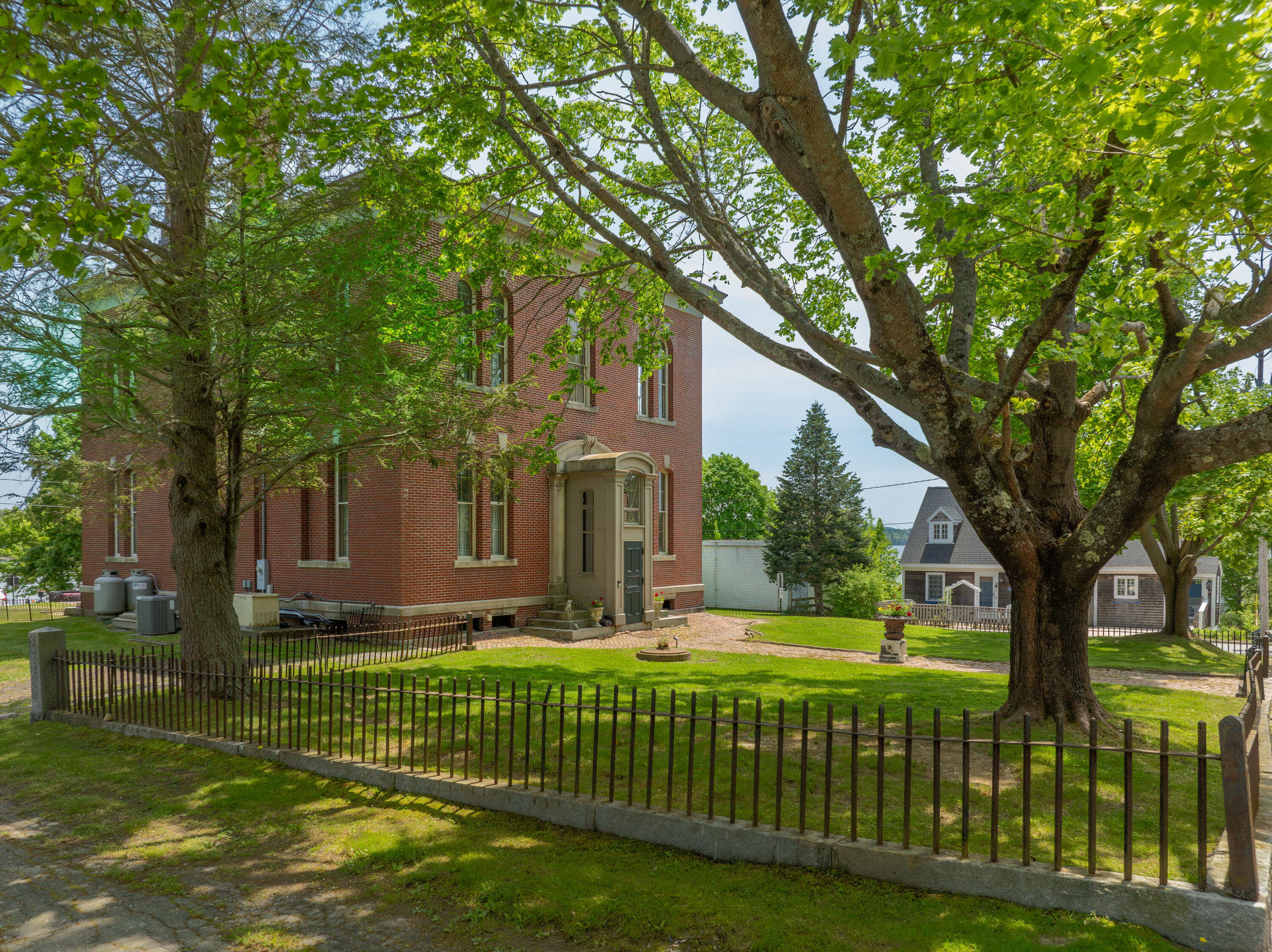 7 Middle Street