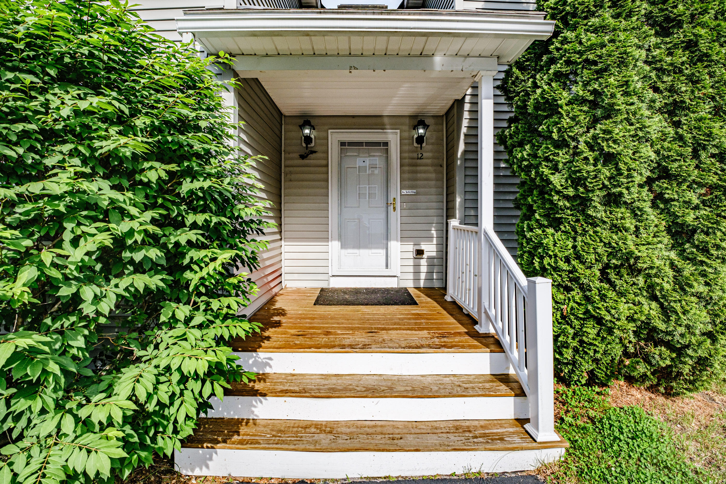 12 Ledges Court, 12