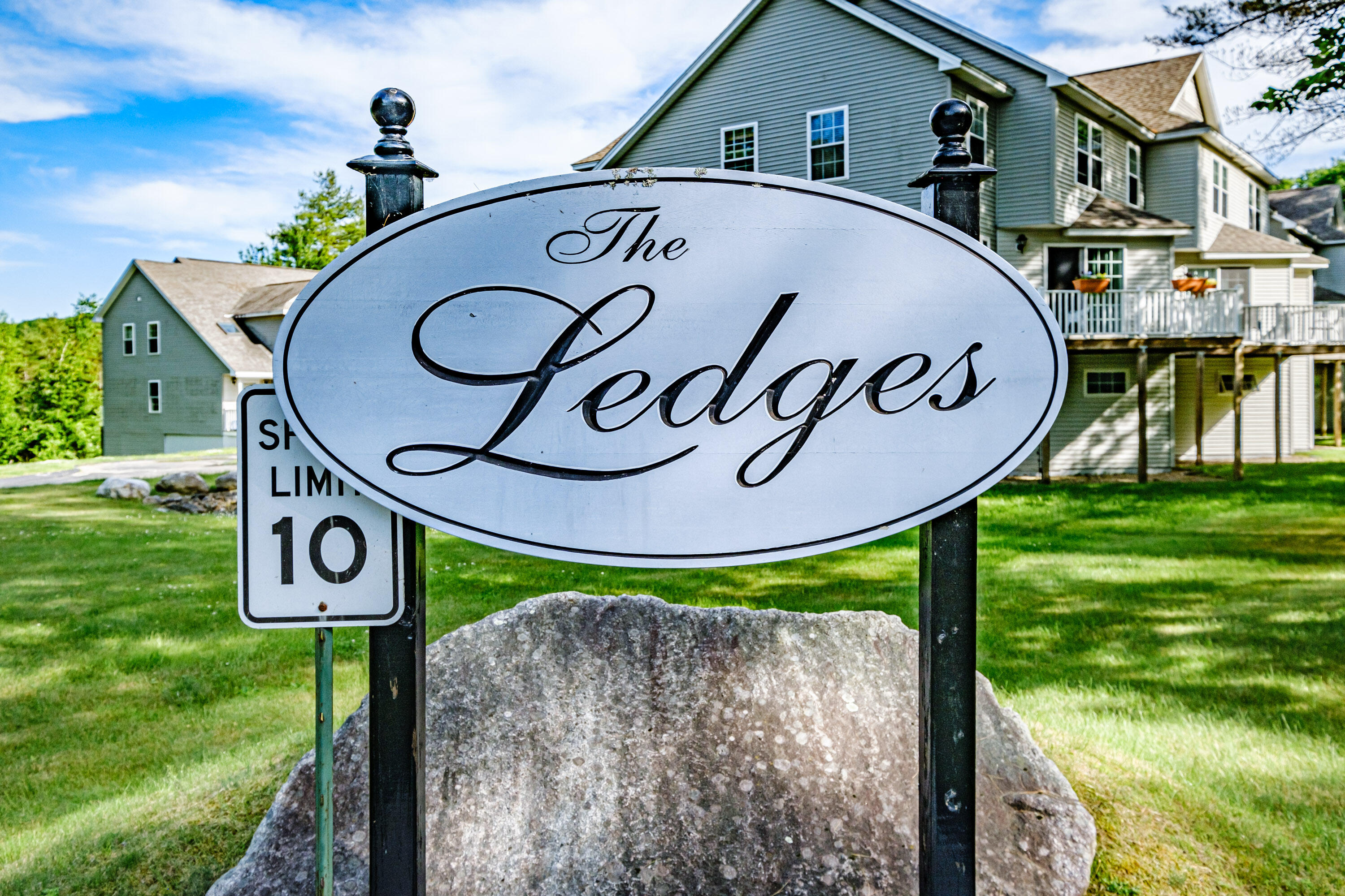 12 Ledges Court, 12