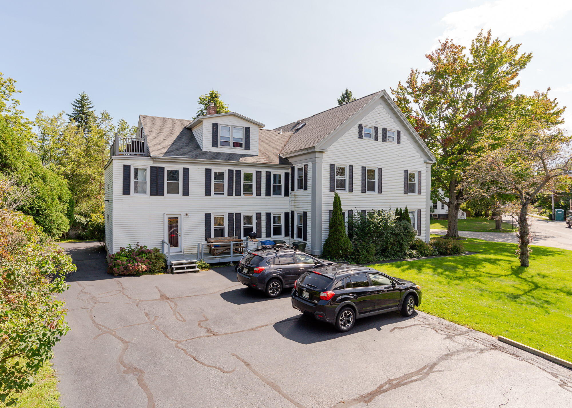 2 Oak Street