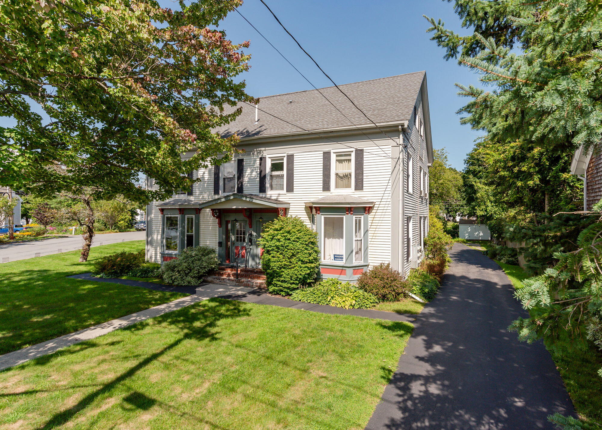 2 Oak Street