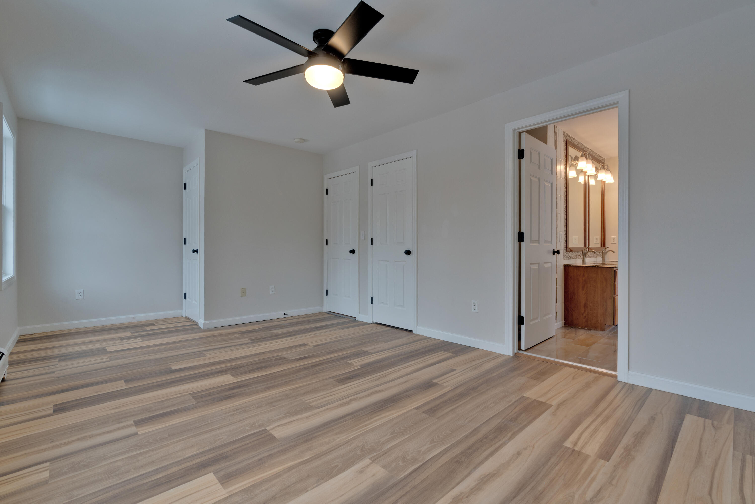 8-10 Woodside Drive, 10