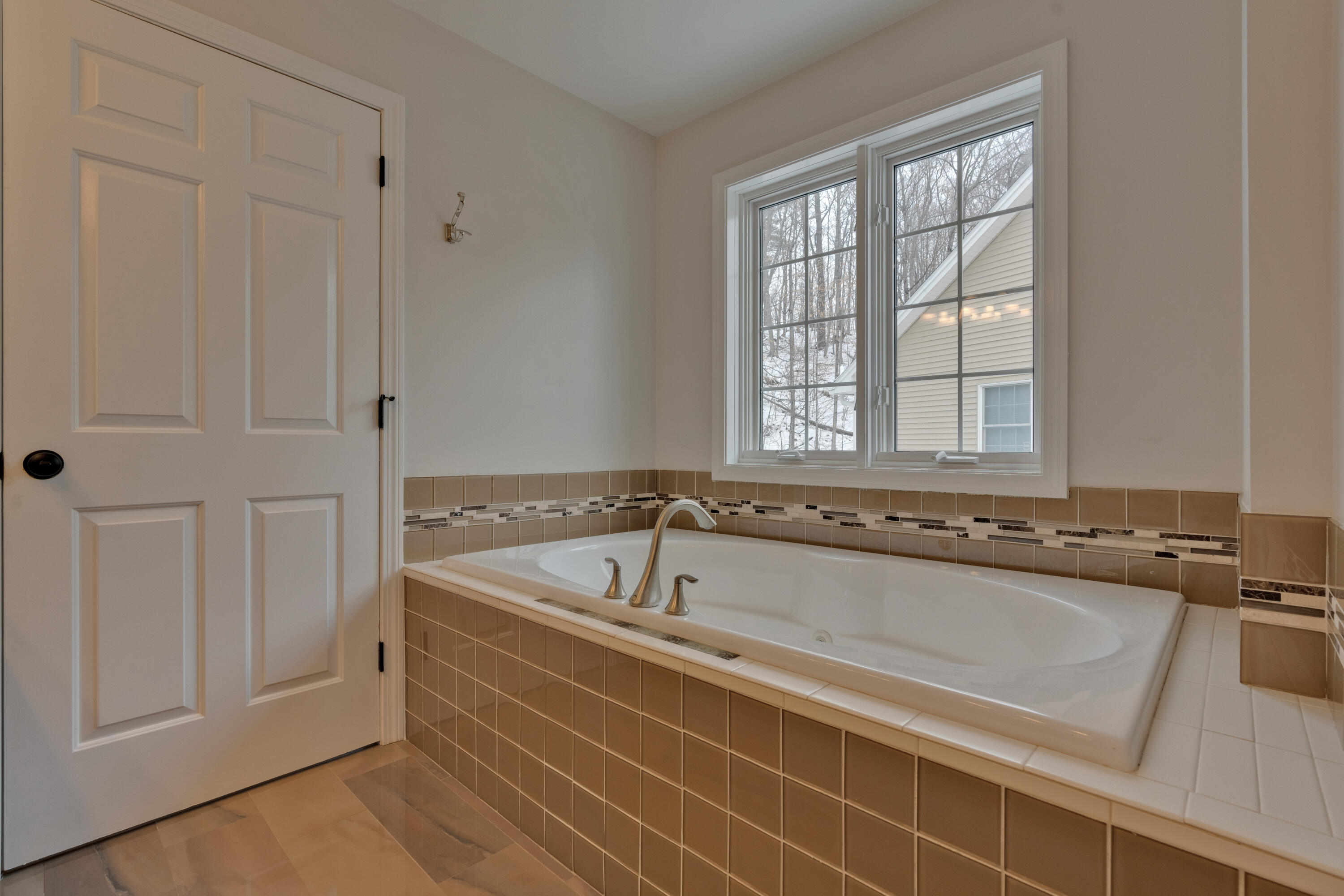8-10 Woodside Drive, 10