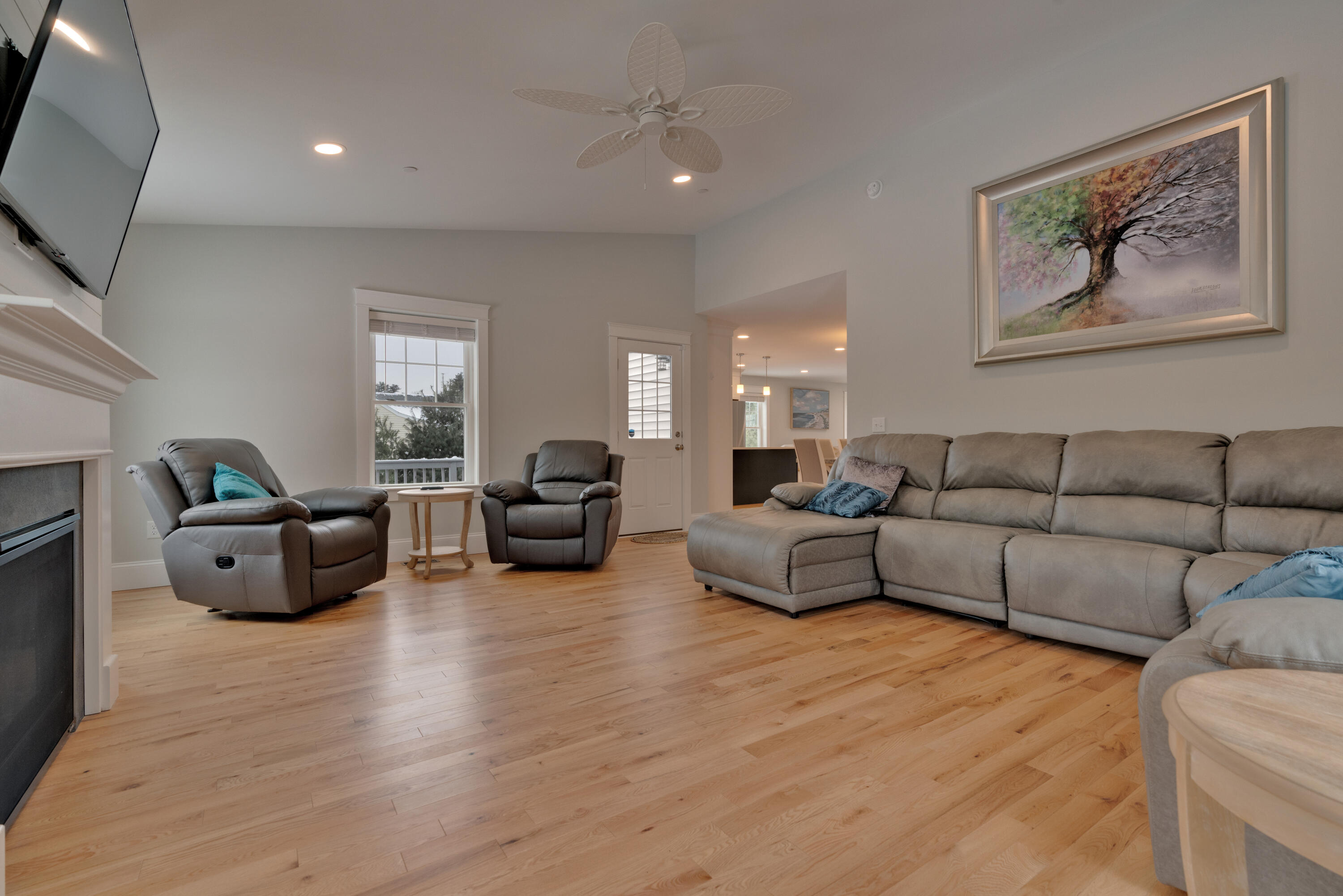67 Falcon Crest Drive, 1