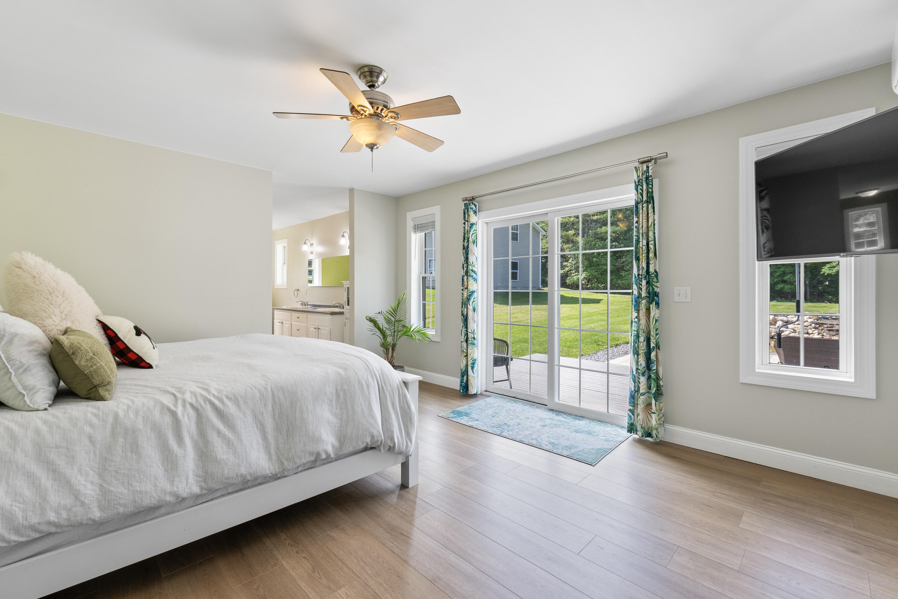 96 Frost Hill Avenue