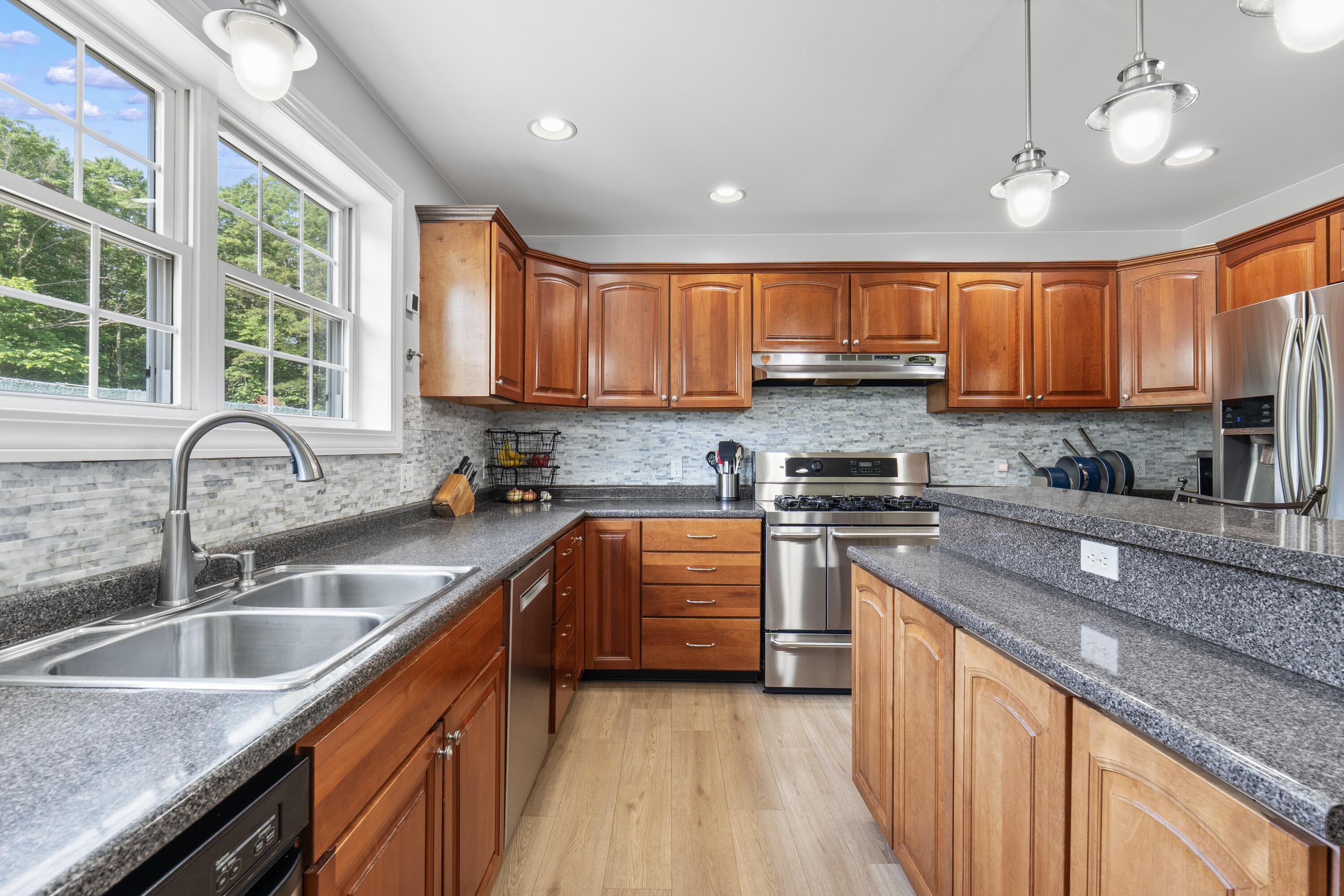 96 Frost Hill Avenue