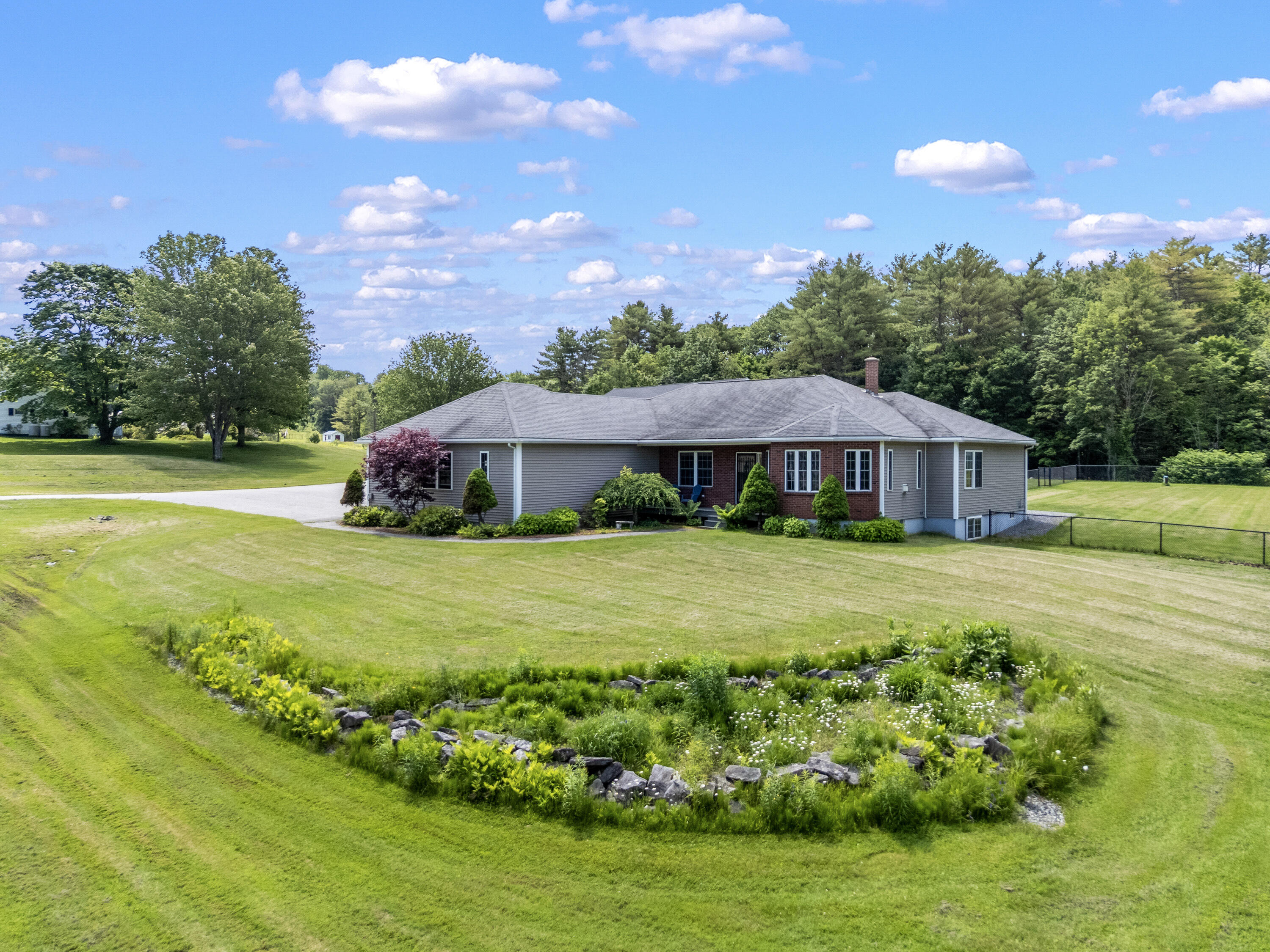 96 Frost Hill Avenue