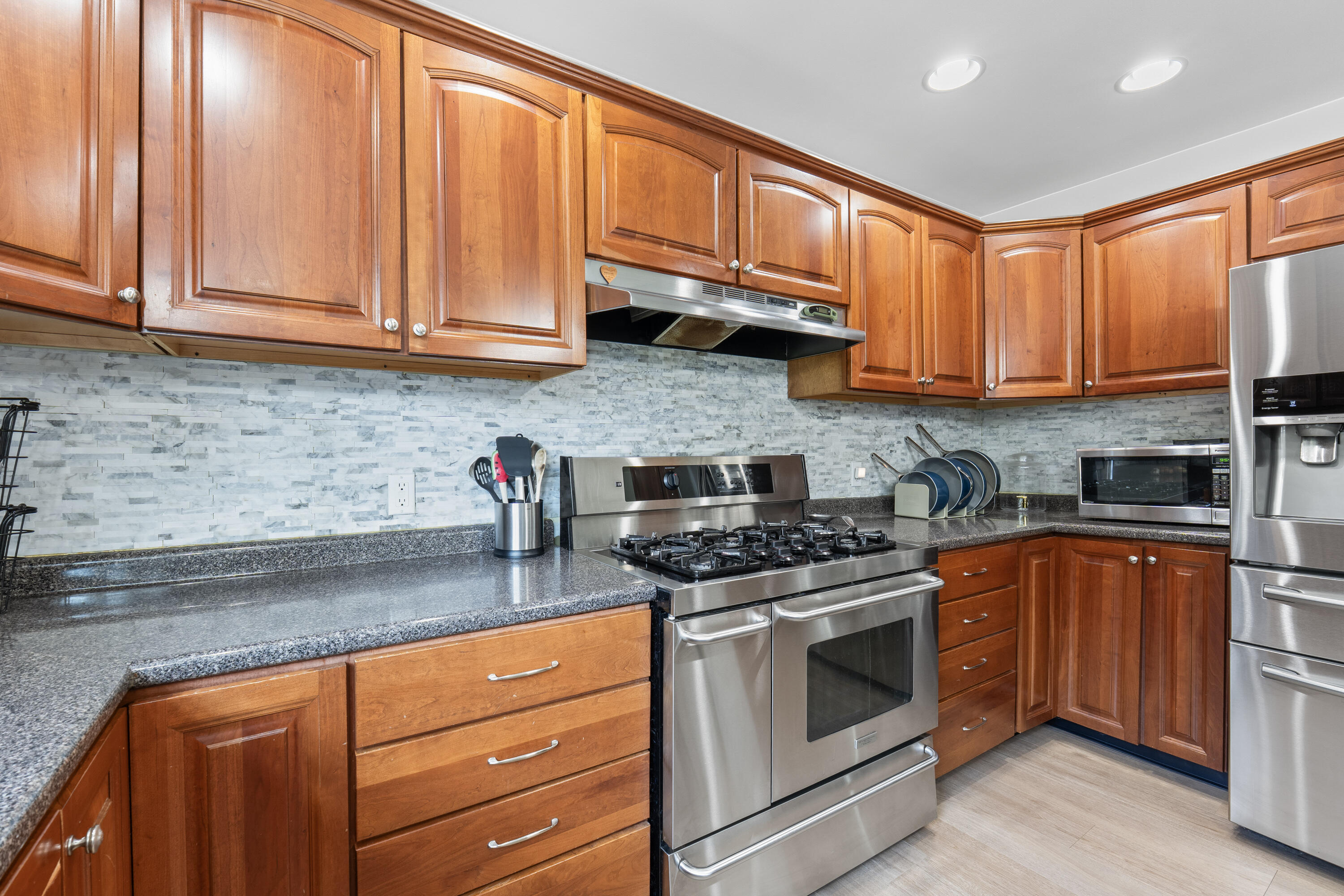 96 Frost Hill Avenue