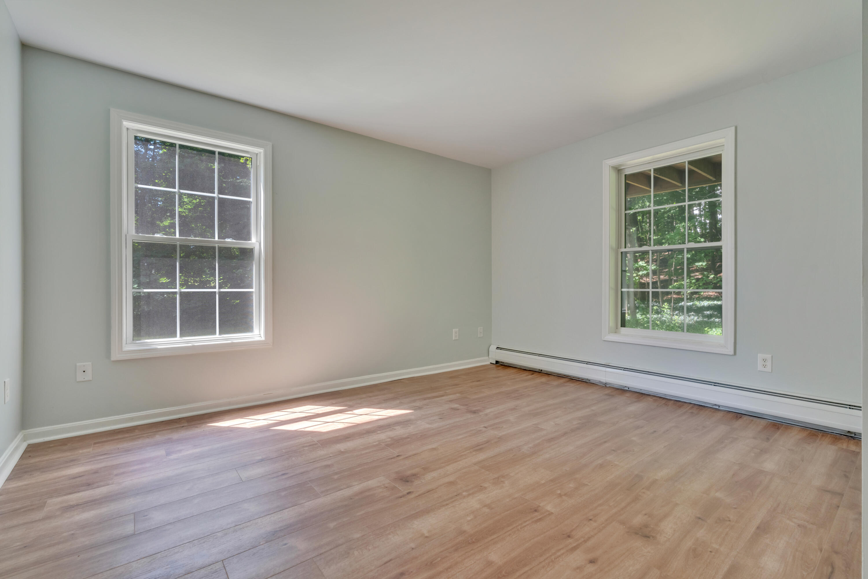 8 Woodside Drive, 1