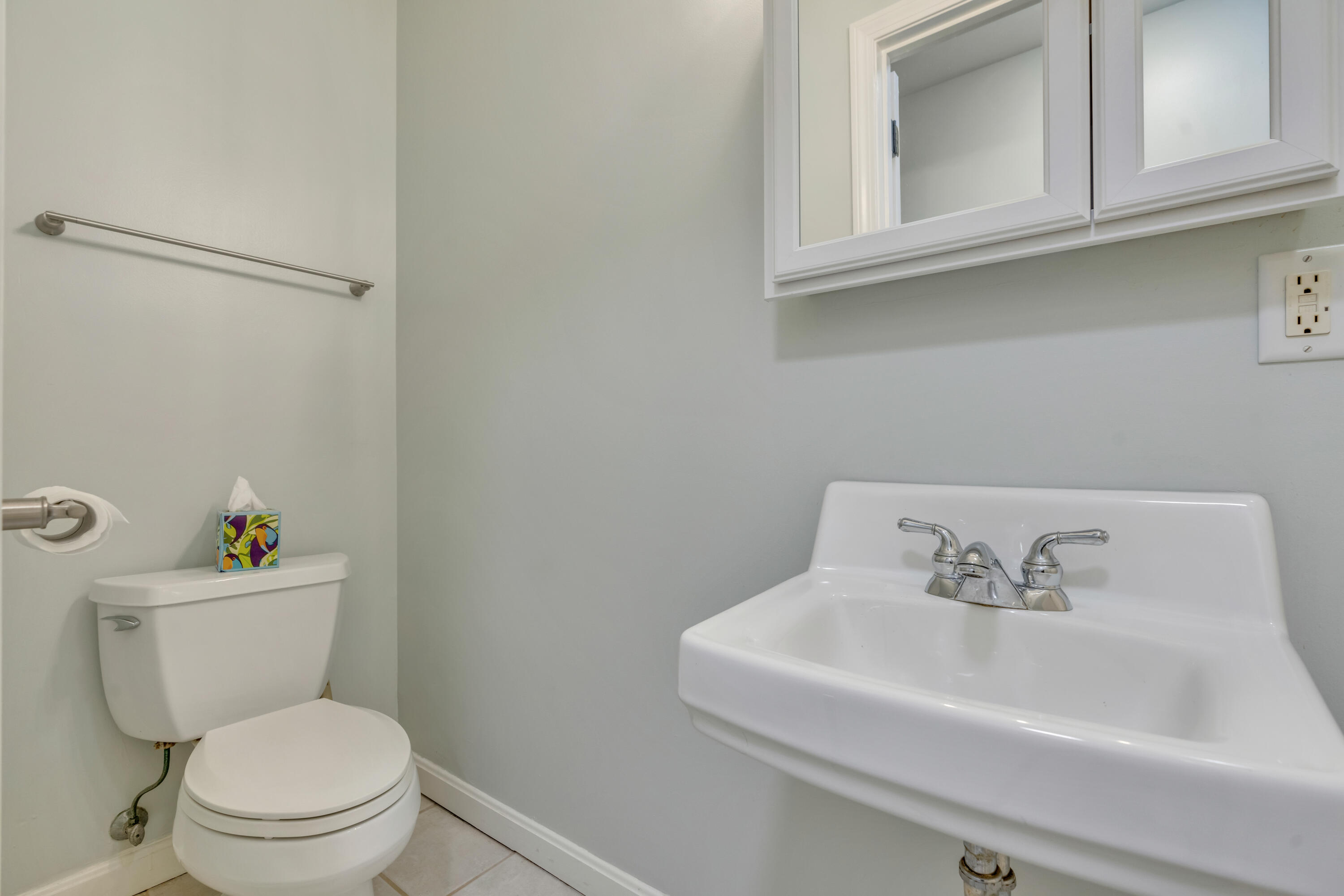 8 Woodside Drive, 1