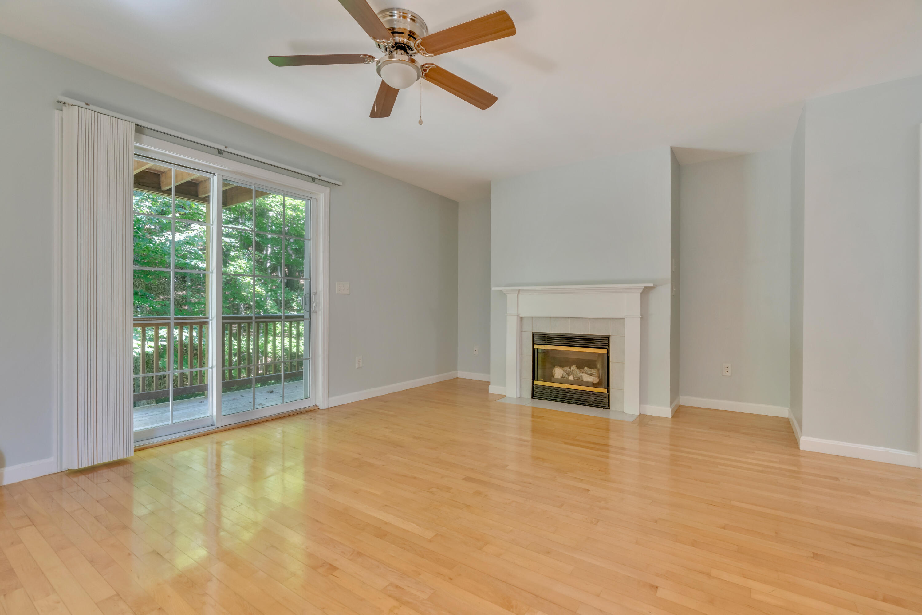 8 Woodside Drive, 1
