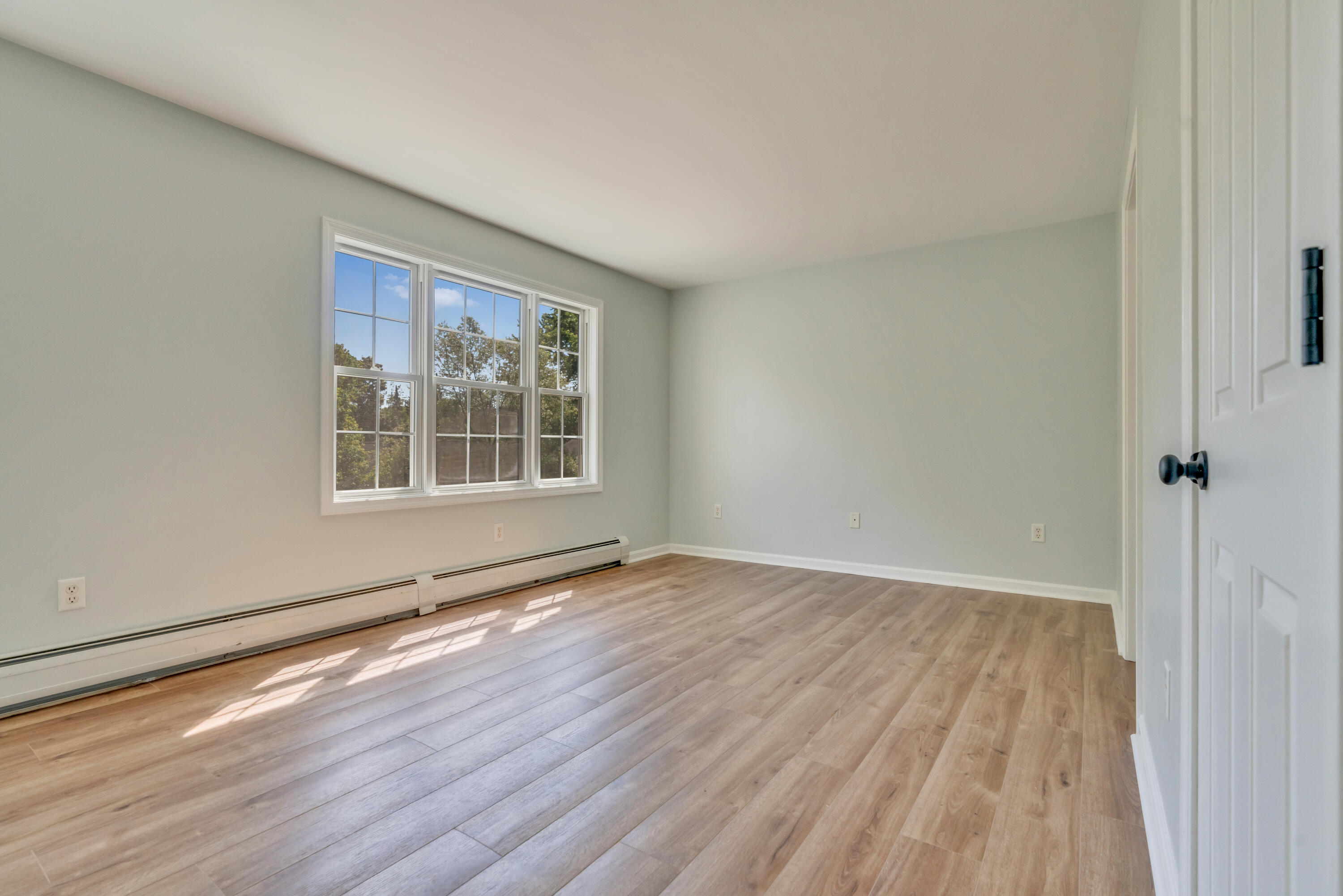 8 Woodside Drive, 1