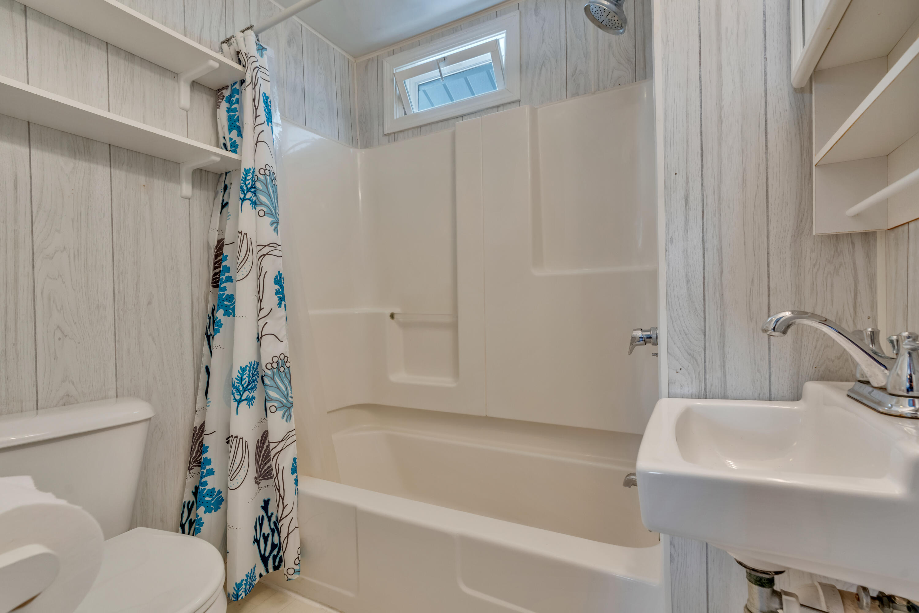 165 East Grand Avenue 5-6