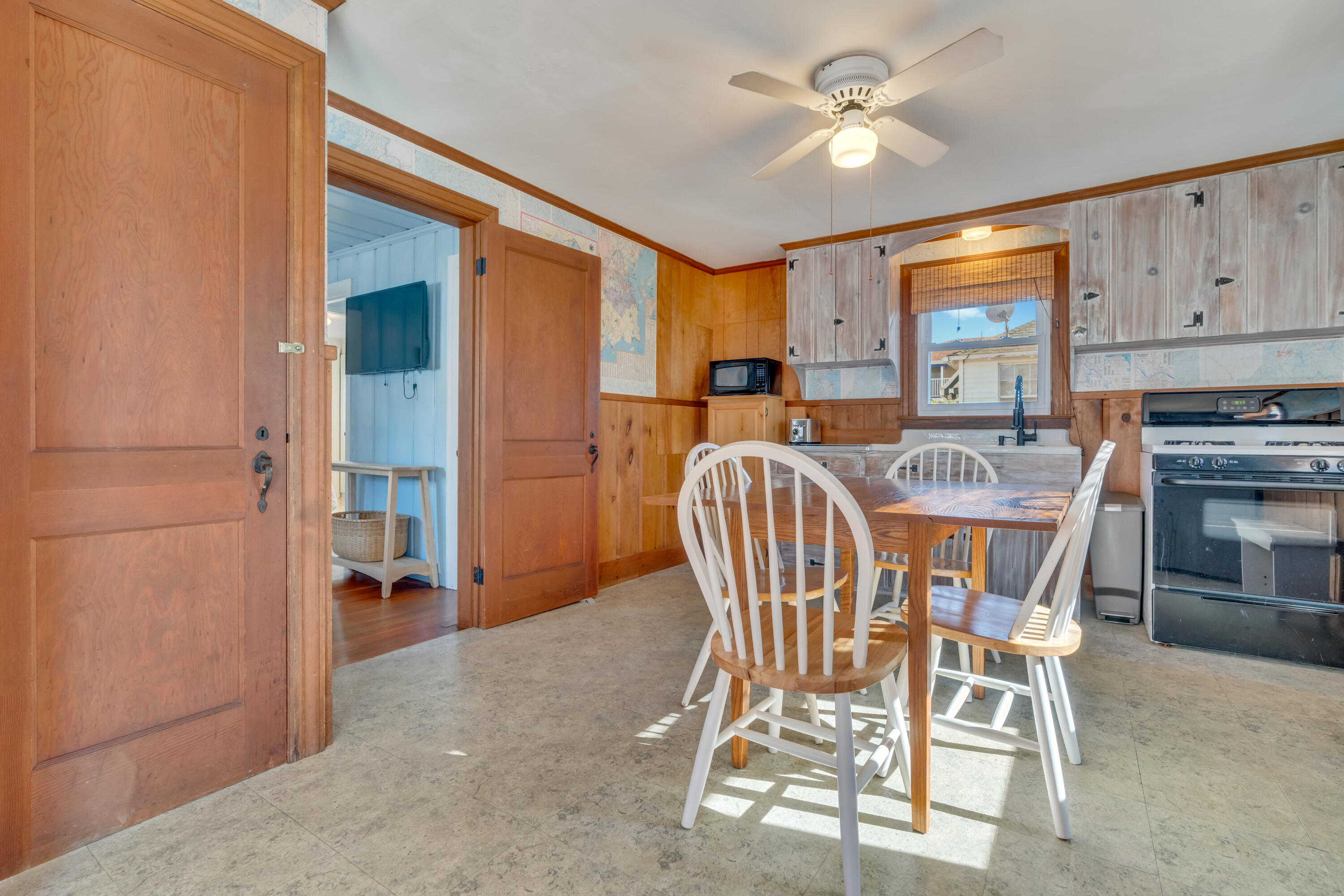 165 East Grand Avenue 5-6