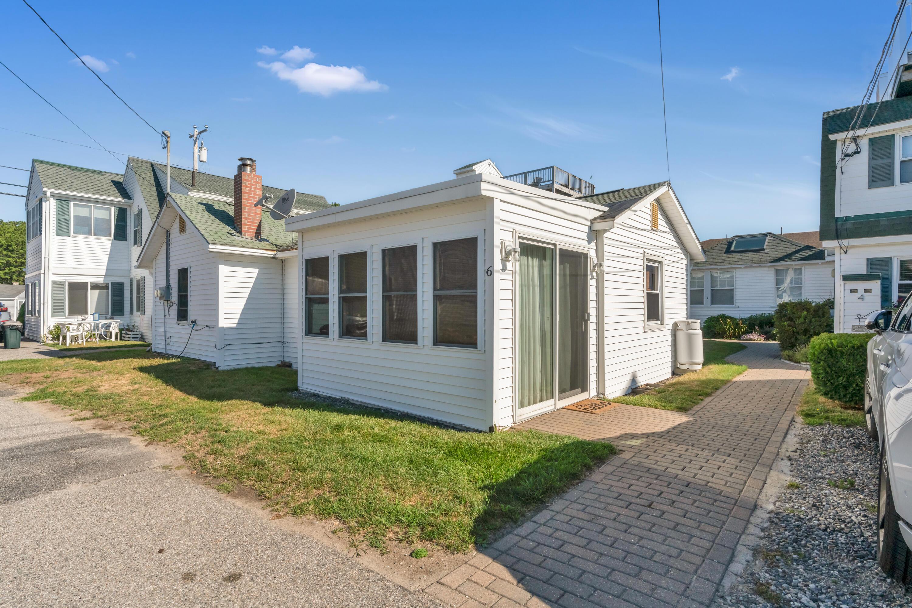 165 East Grand Avenue 5-6