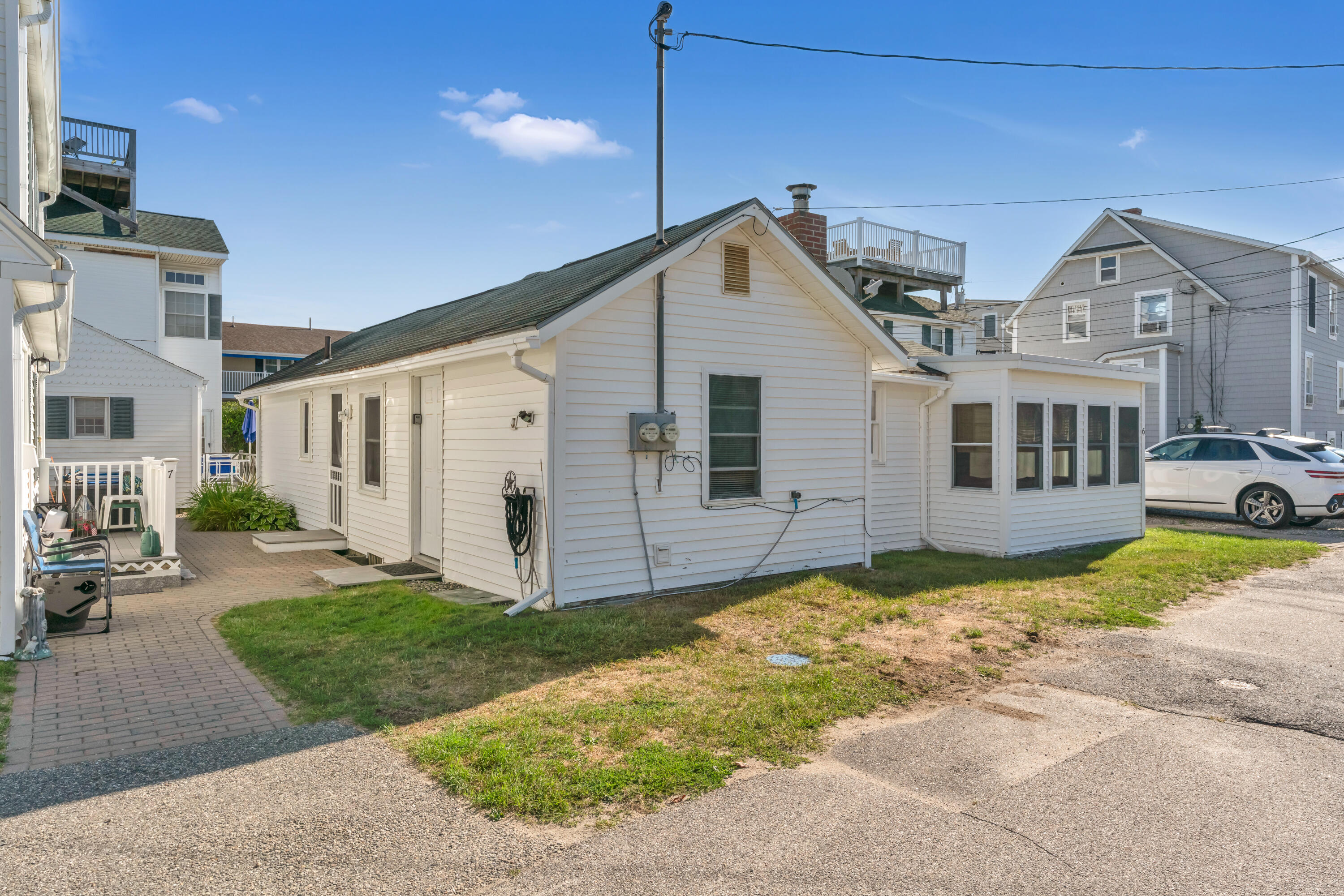 165 East Grand Avenue 5-6