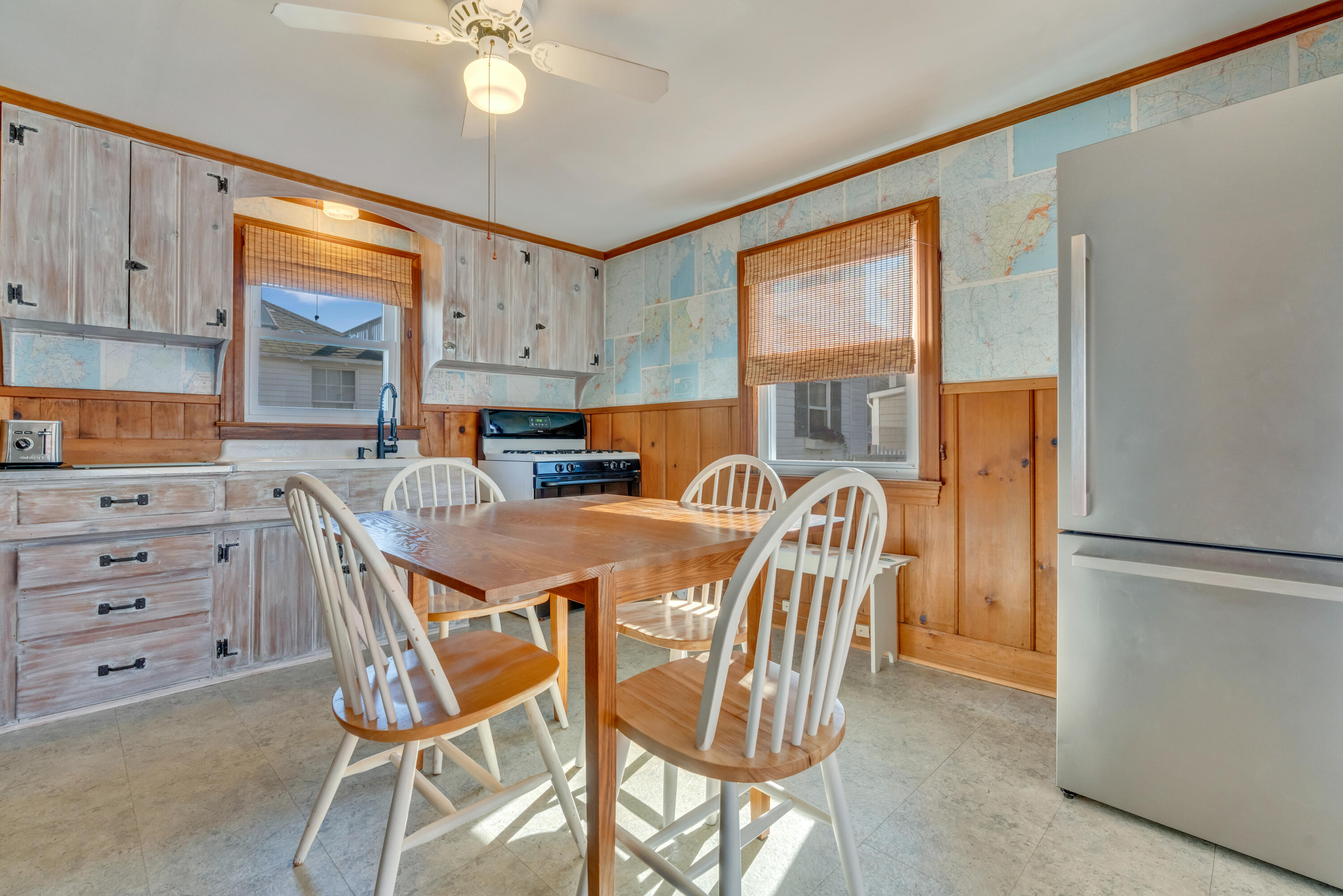 165 East Grand Avenue 5-6
